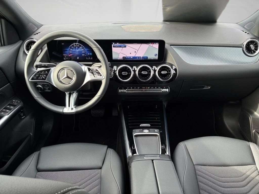 Mercedes-Benz-GLA 200 d-image-11