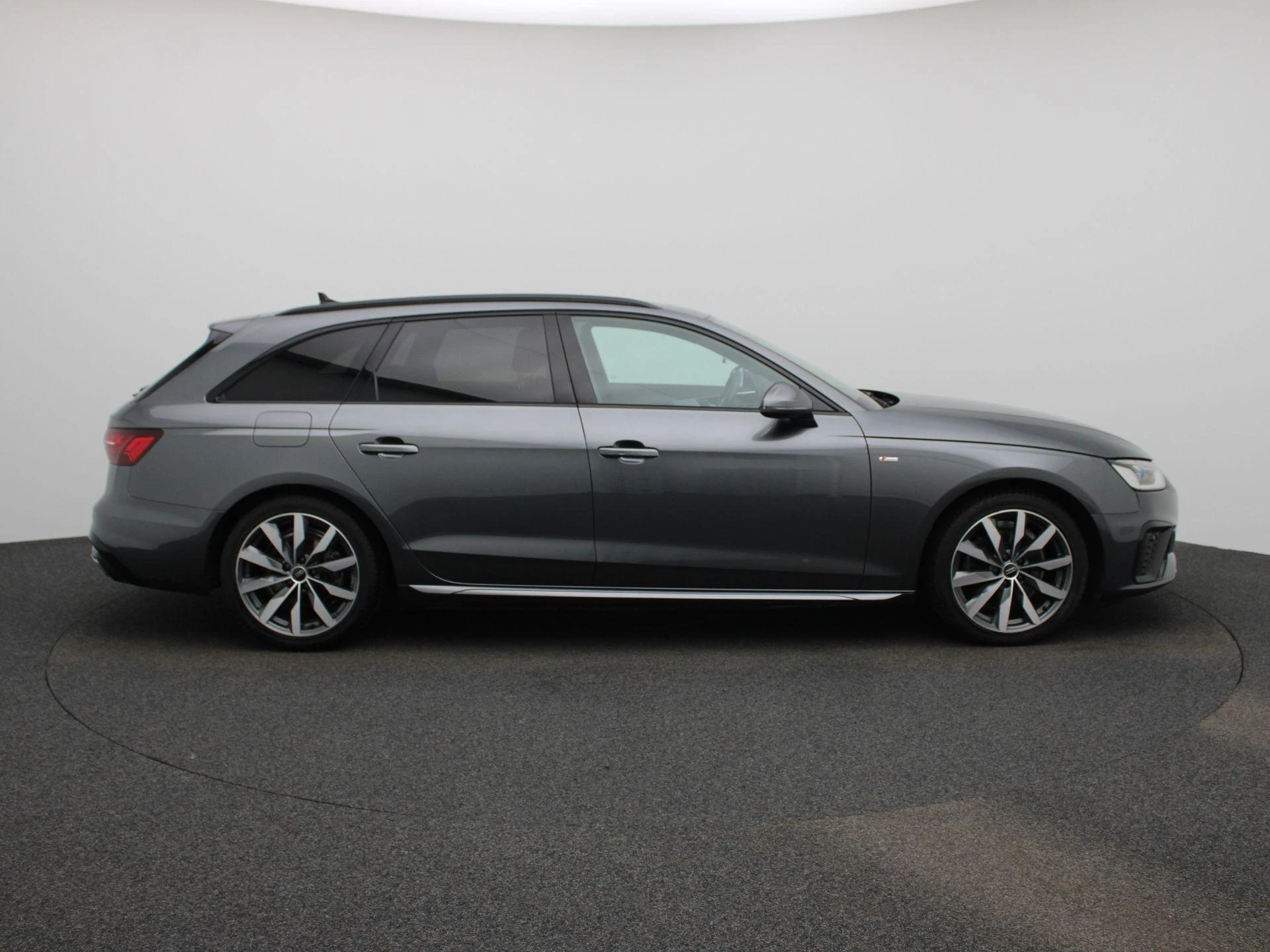 Audi-A4-image-5