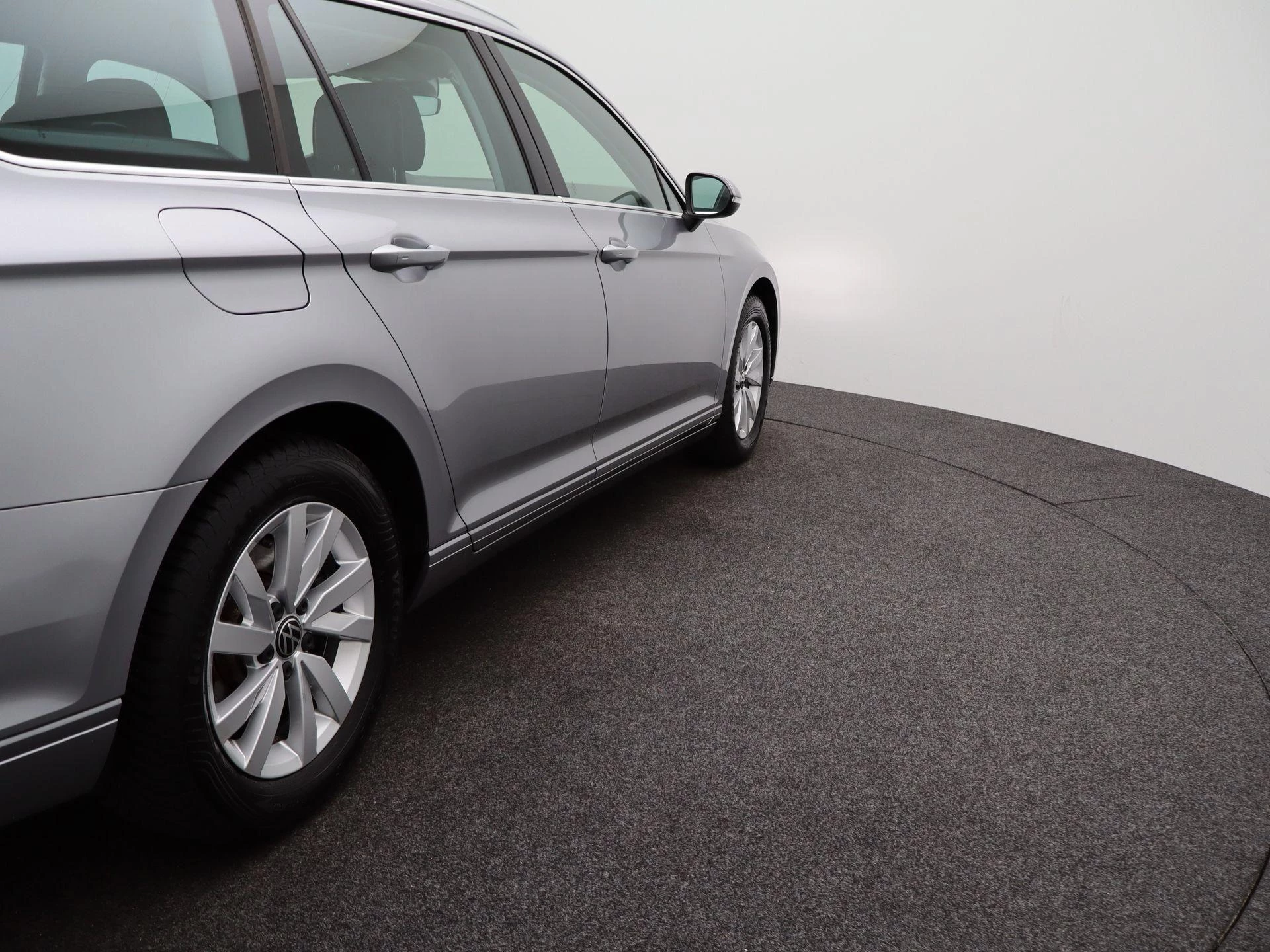 Volkswagen-Passat-image-37