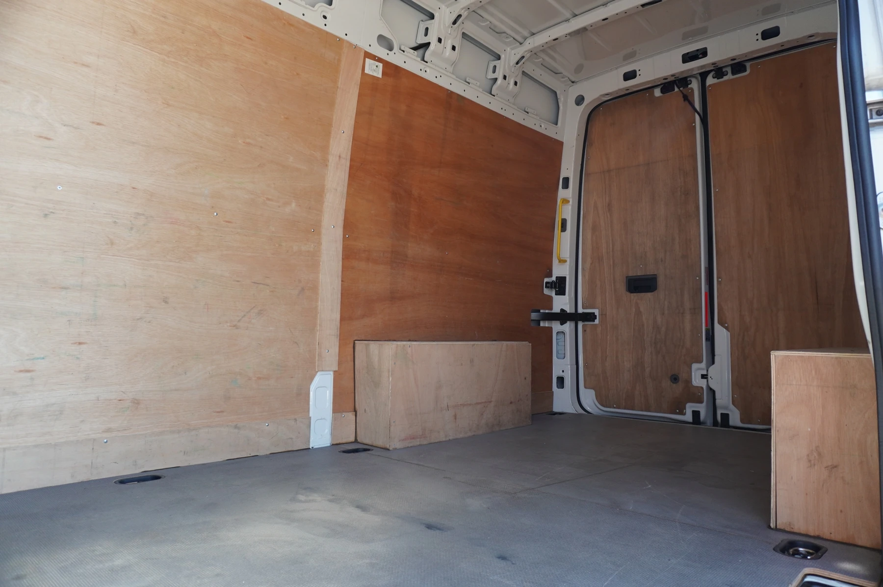 Volkswagen-Crafter-image-12