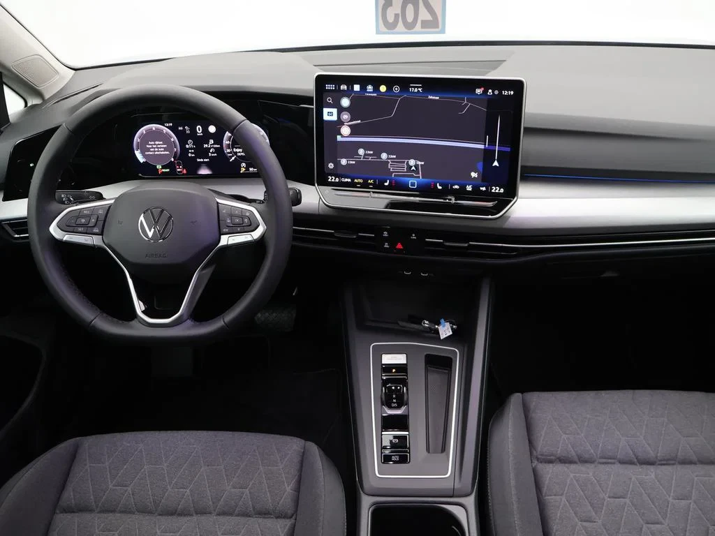 Volkswagen-Golf-image-13
