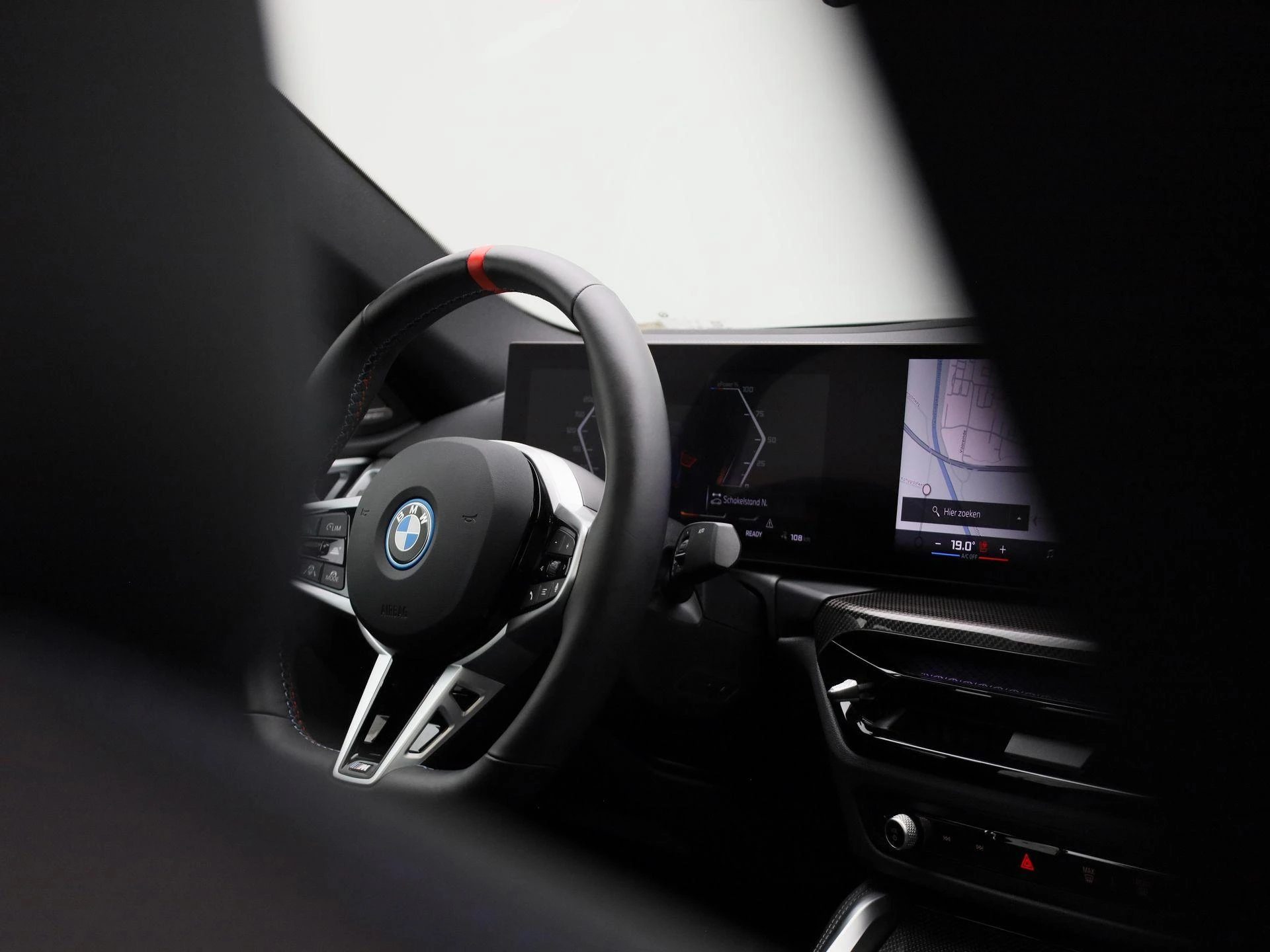 BMW-i4-image-53