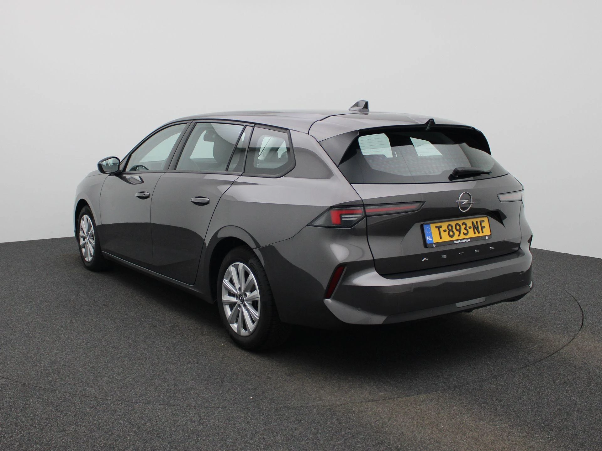 Opel-Astra-image-1