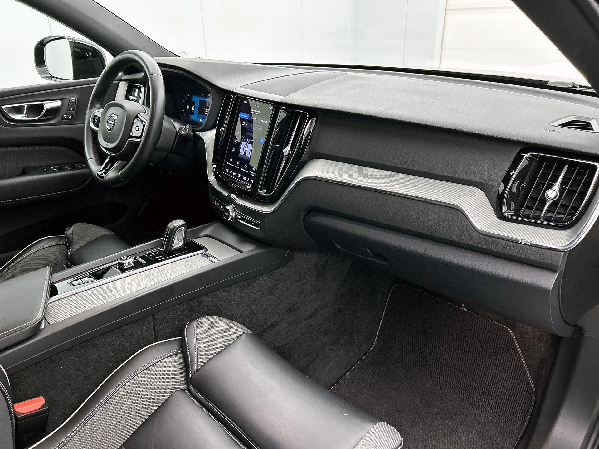 Volvo XC60 2.0 B4 R-Design