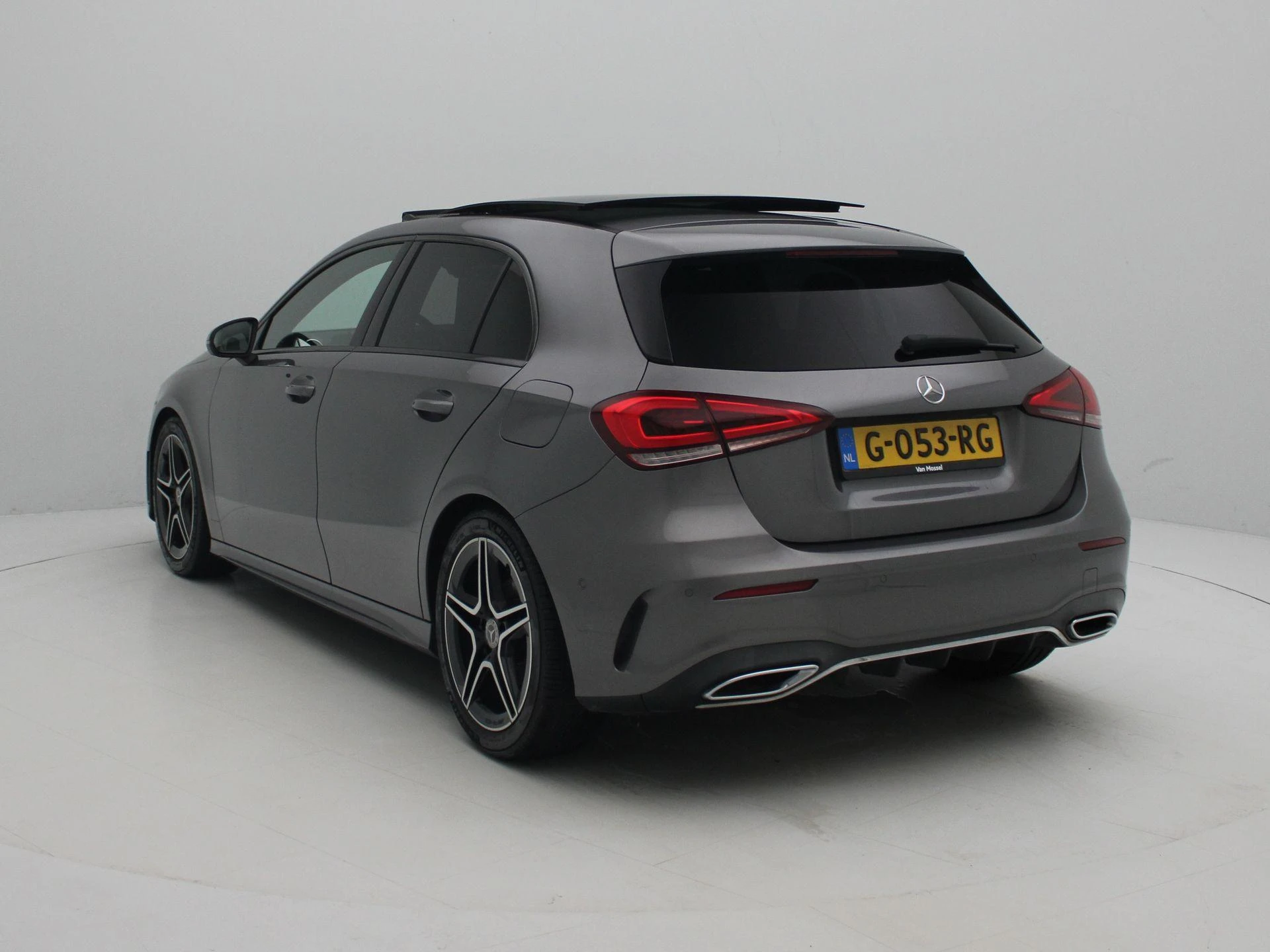 Mercedes-Benz-A-Klasse-image-2