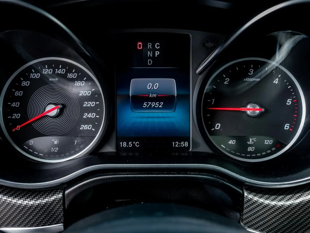 Mercedes-Benz-V-Klasse 300-image-13
