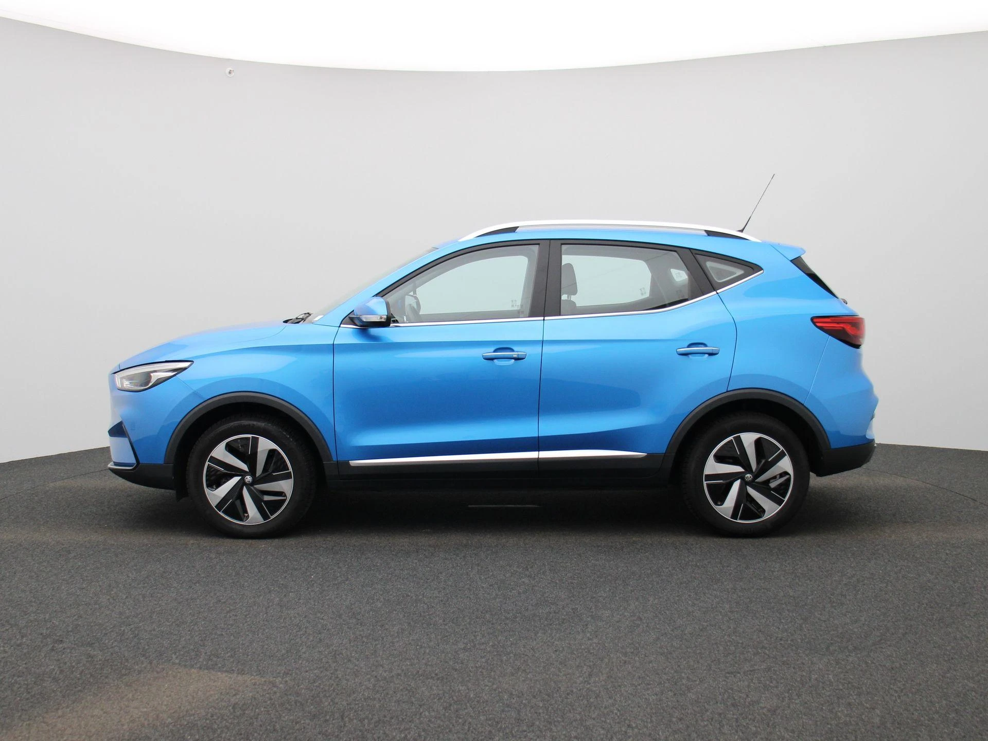 MG-ZS EV-image-3