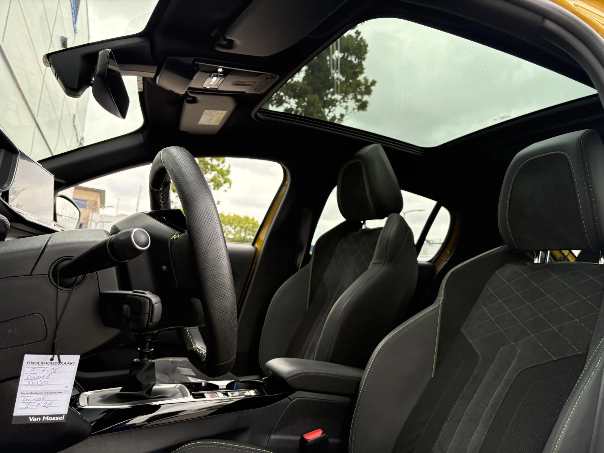 Peugeot-208-image-10