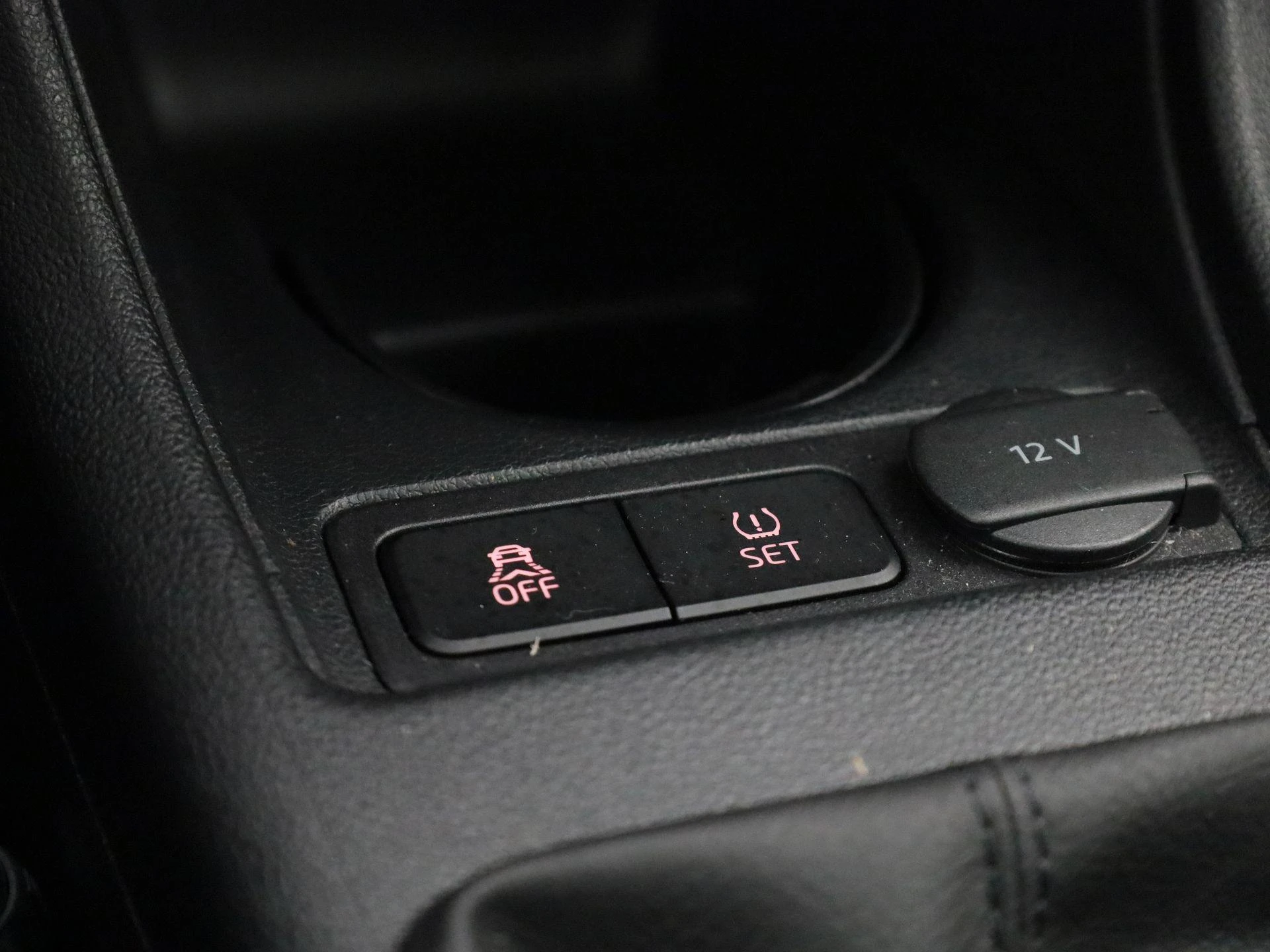 Volkswagen-up!-image-23