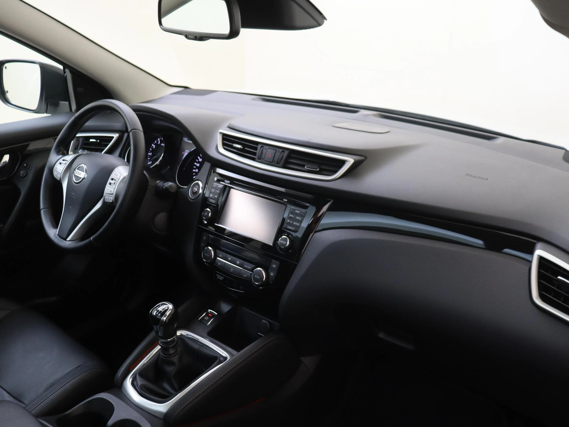Nissan-QASHQAI-image-4