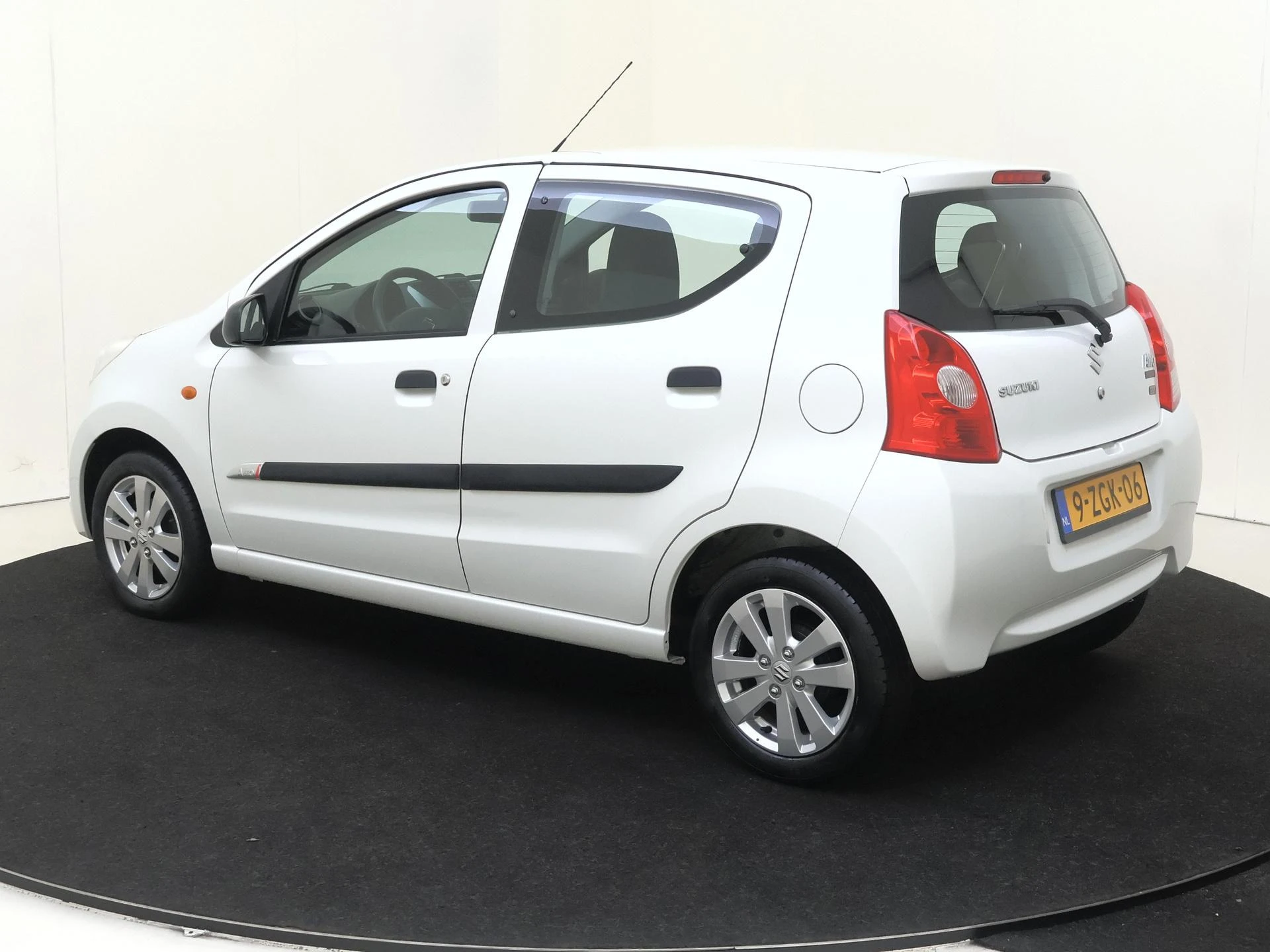 Suzuki-Alto-image-2