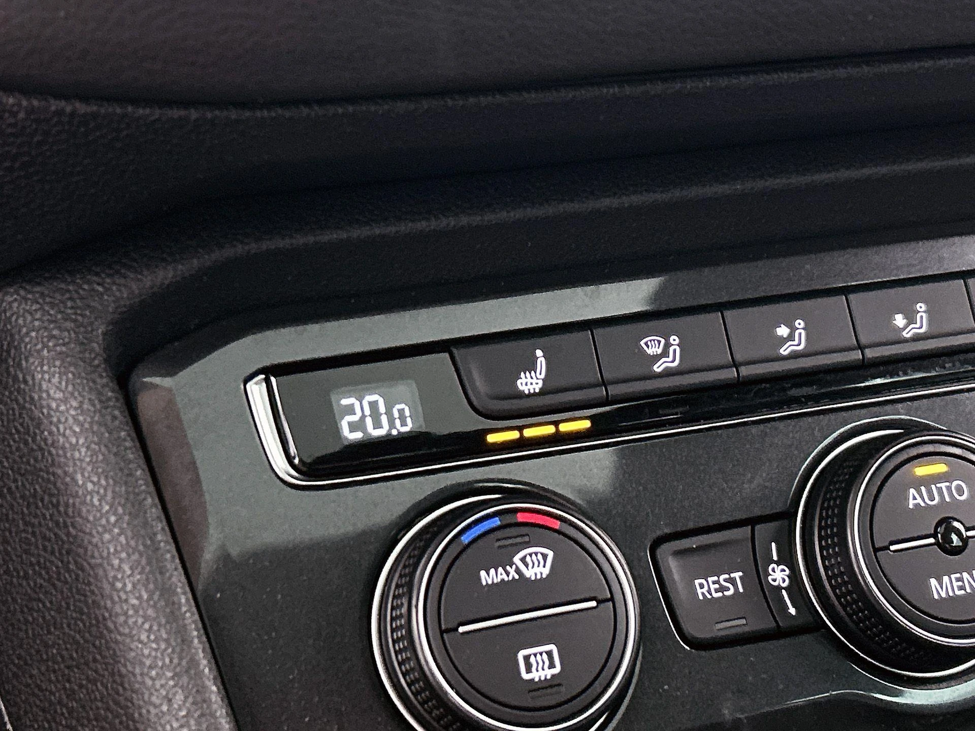 Volkswagen-Tiguan-image-7