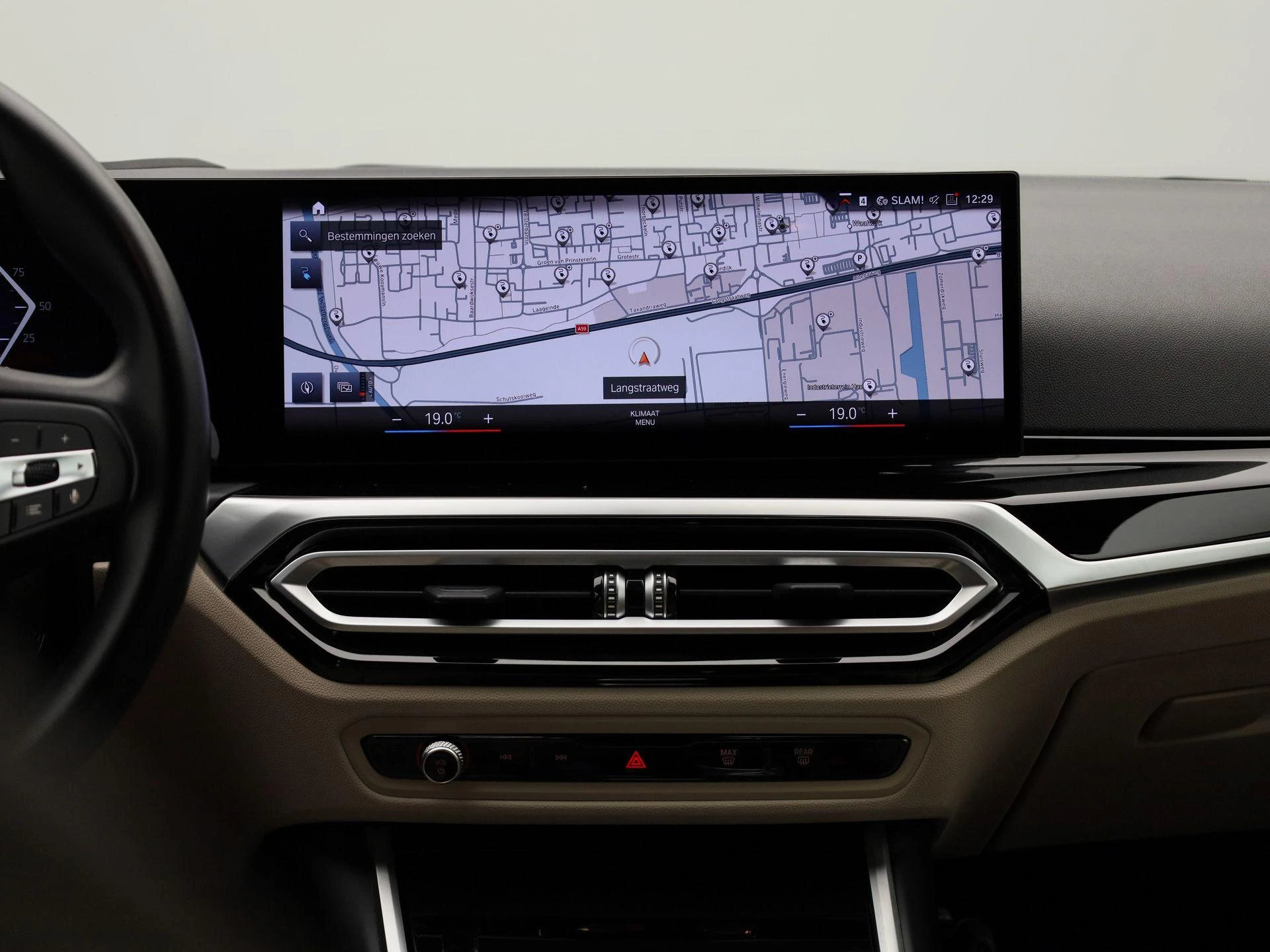 BMW-i4-image-8