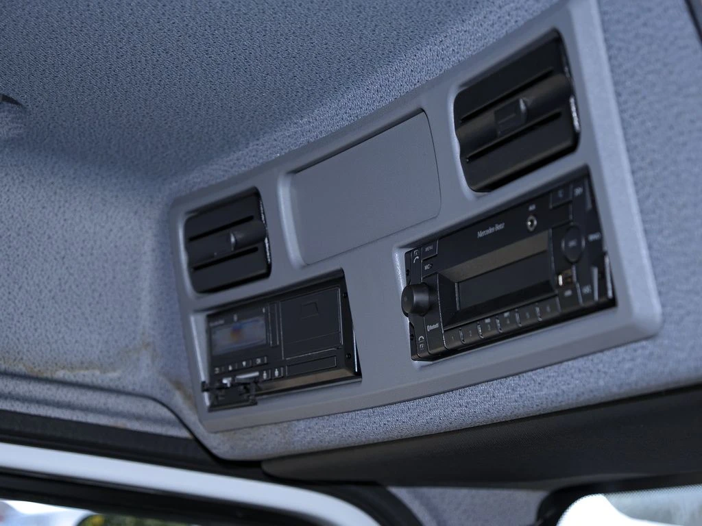 Mercedes-Benz-Atego-image-10