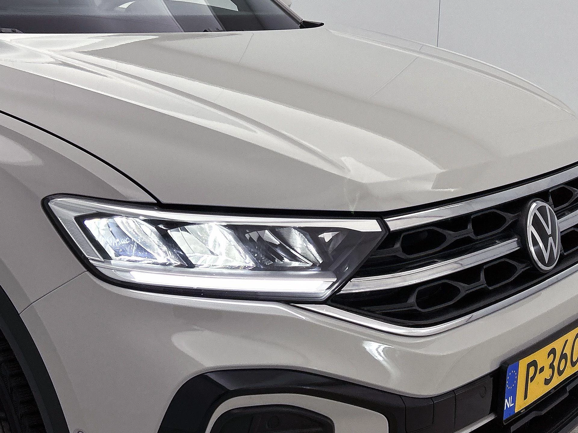 Volkswagen-T-Roc-image-23