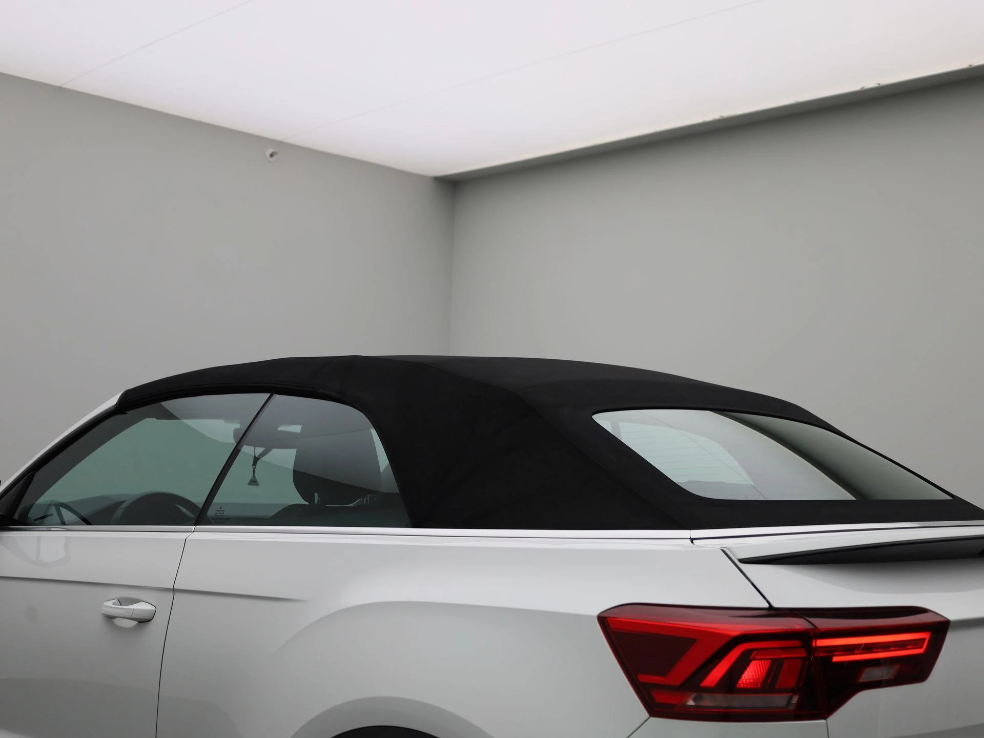 Volkswagen-T-Roc-image-15