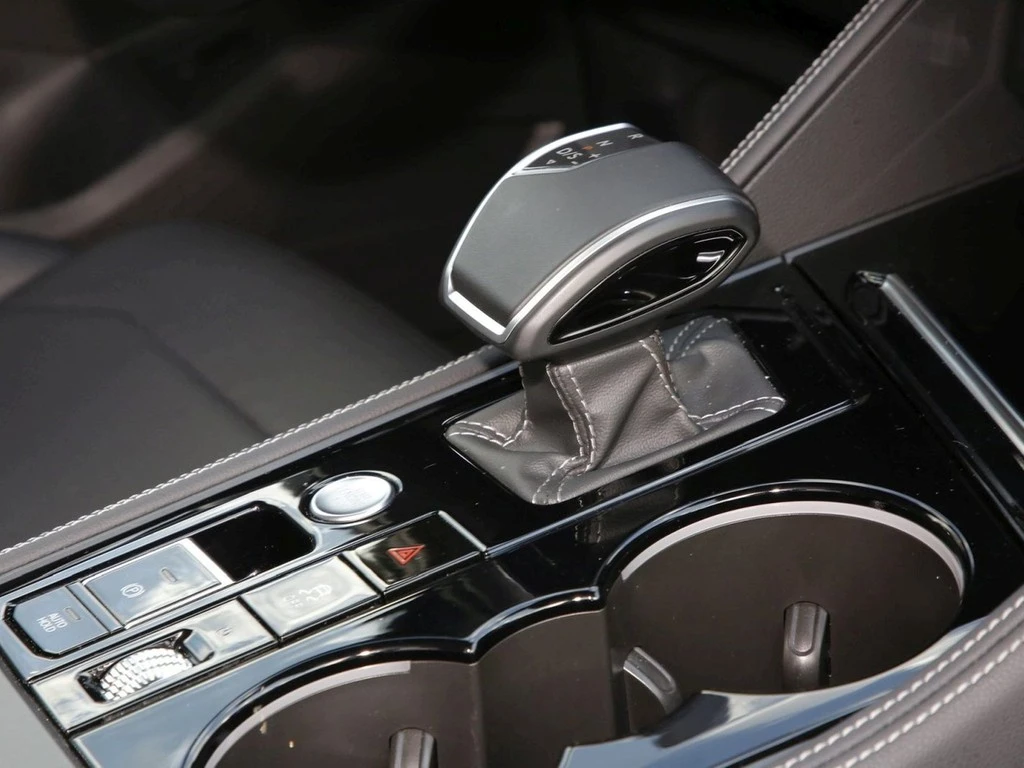 Volkswagen-Touareg-image-9