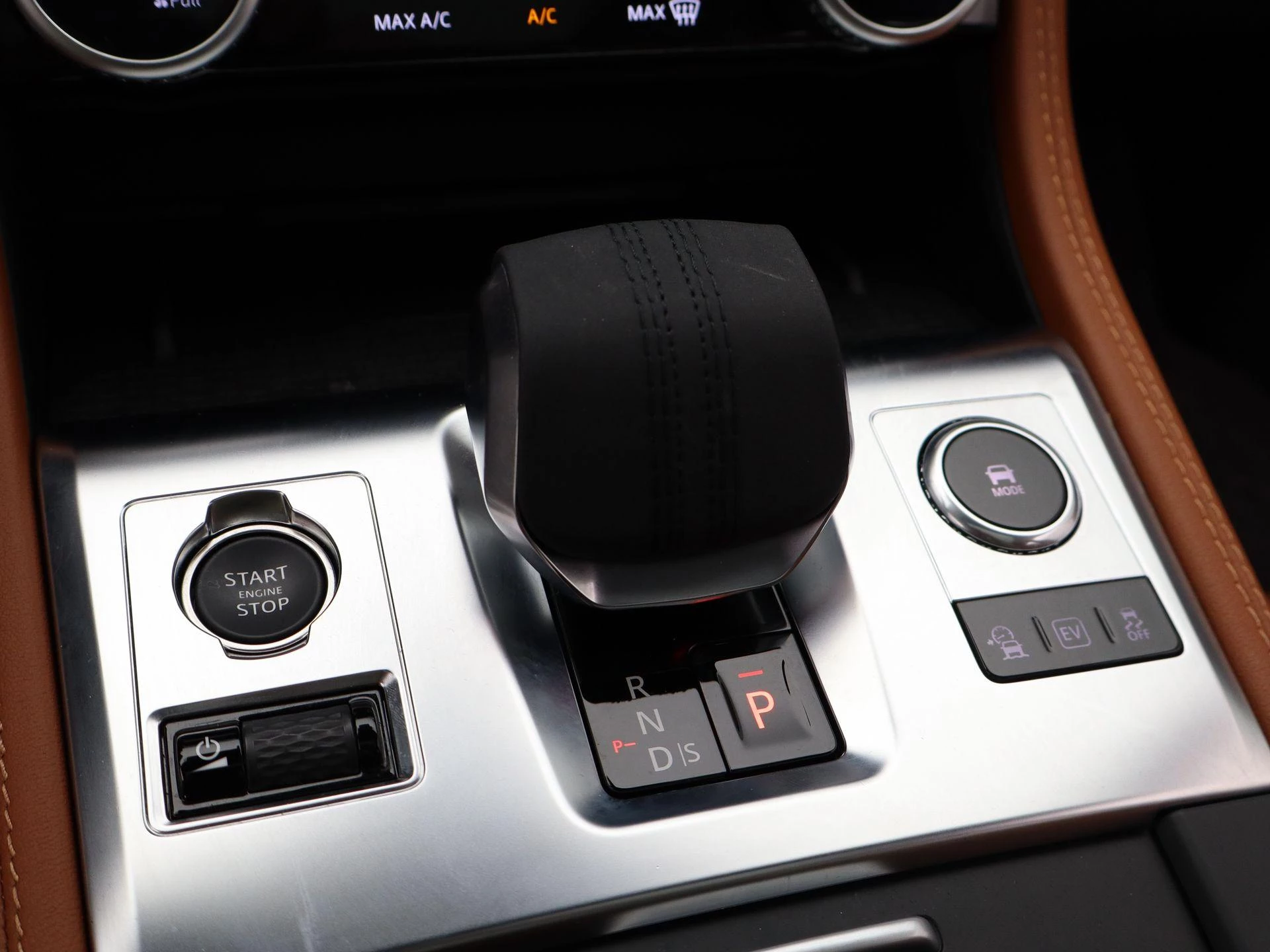 Jaguar F-PACE P400e PHEV R-Dynamic HSE 90th Ann. Edition