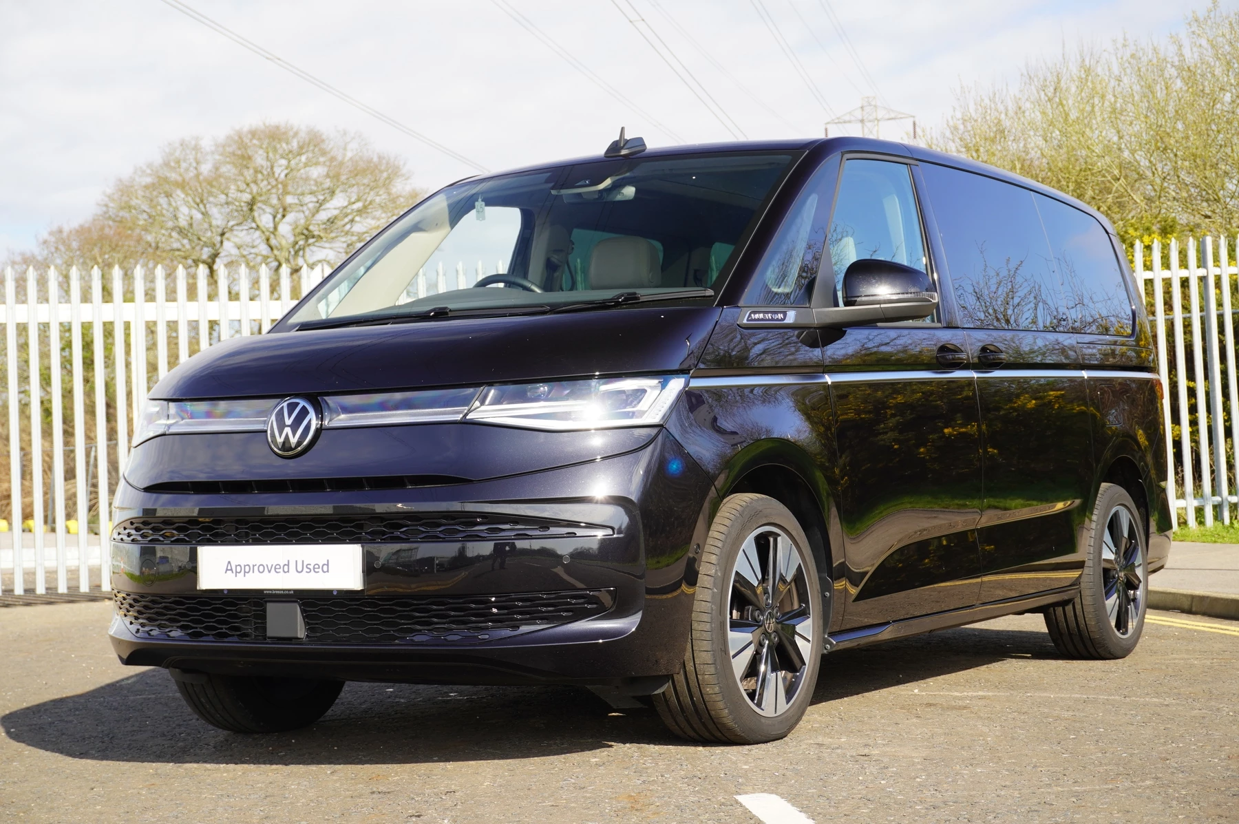 Volkswagen-Multivan-image-19