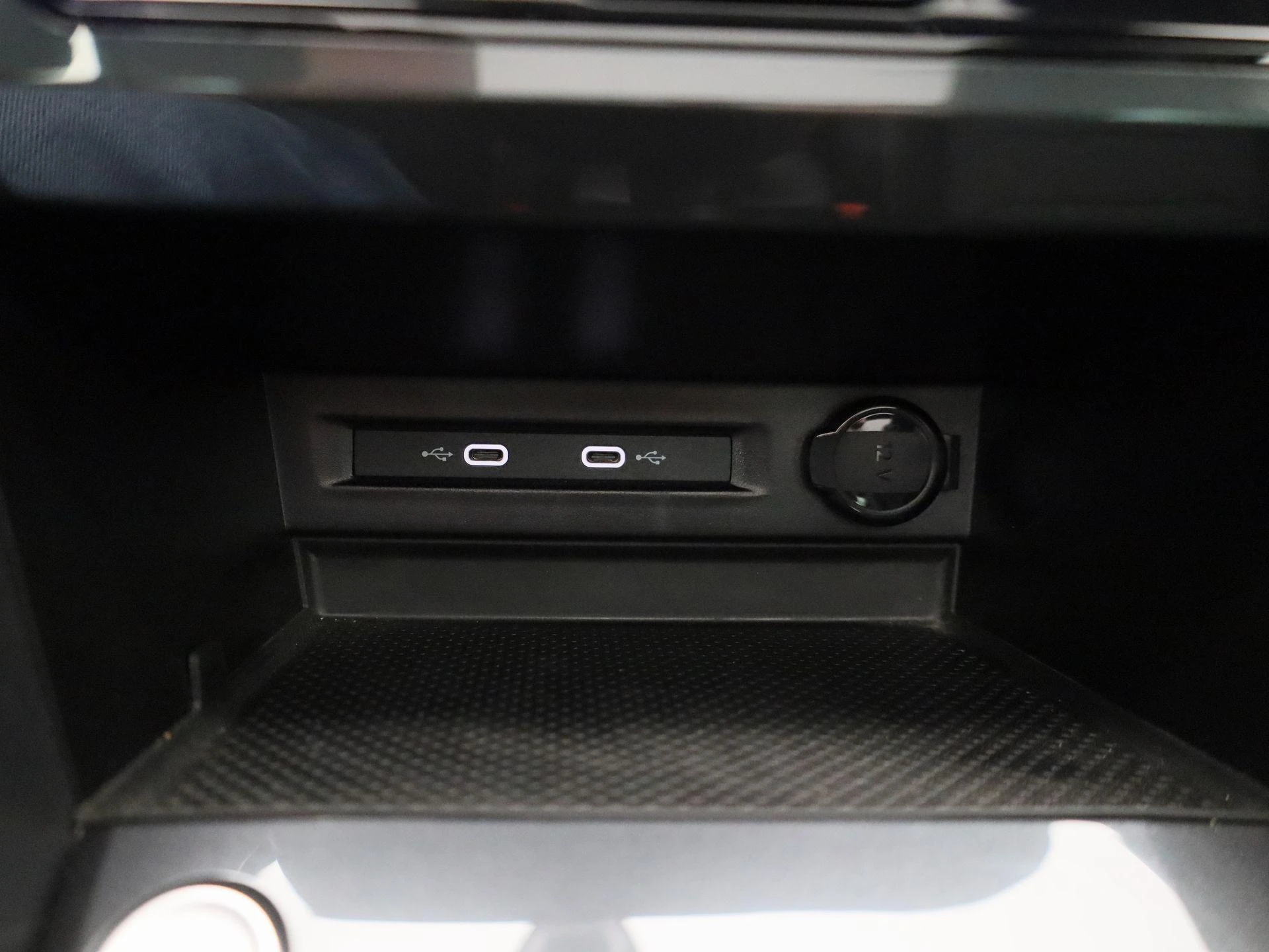 Volkswagen-Tiguan-image-25