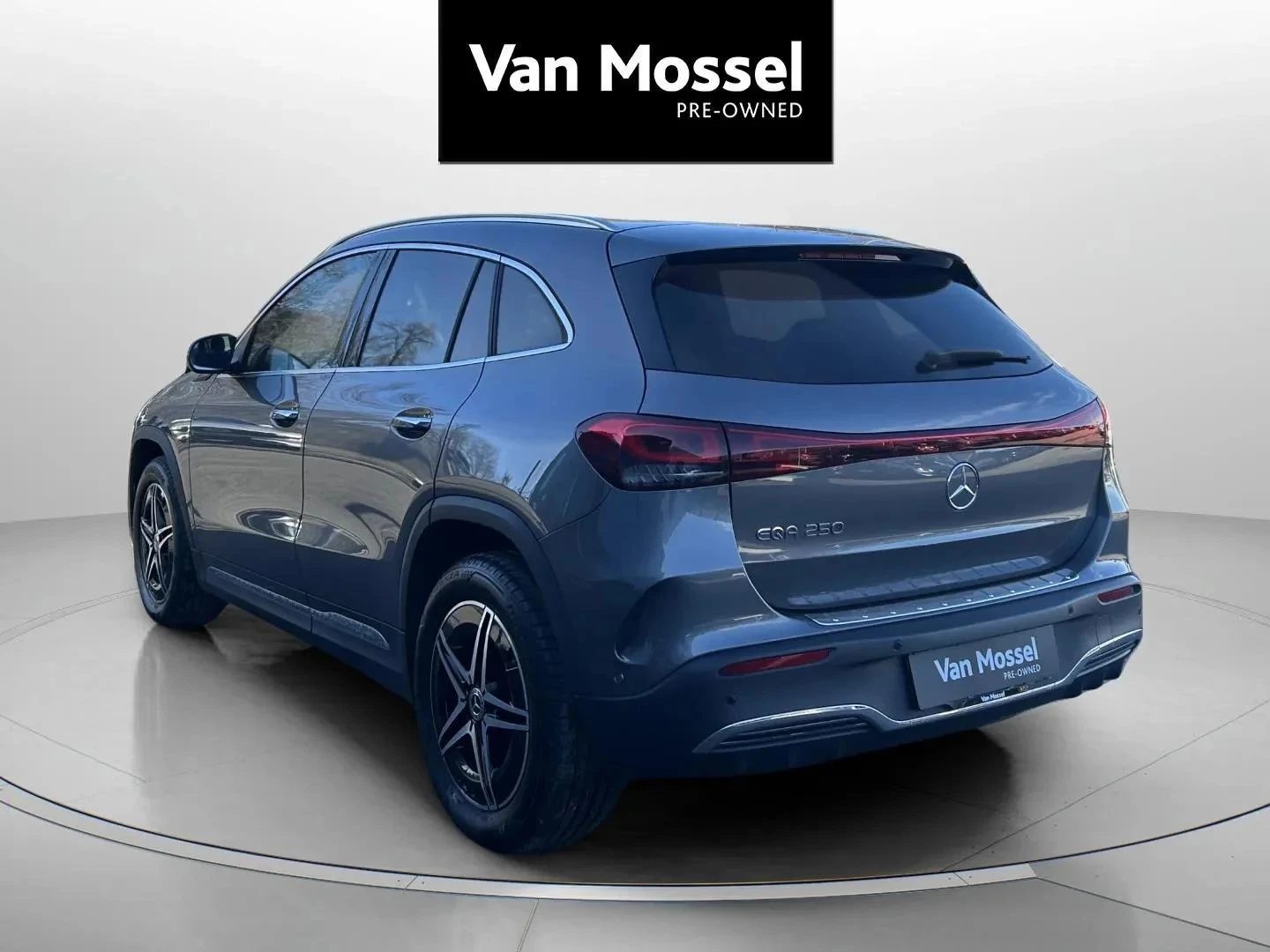 Mercedes-Benz-EQA-image-7