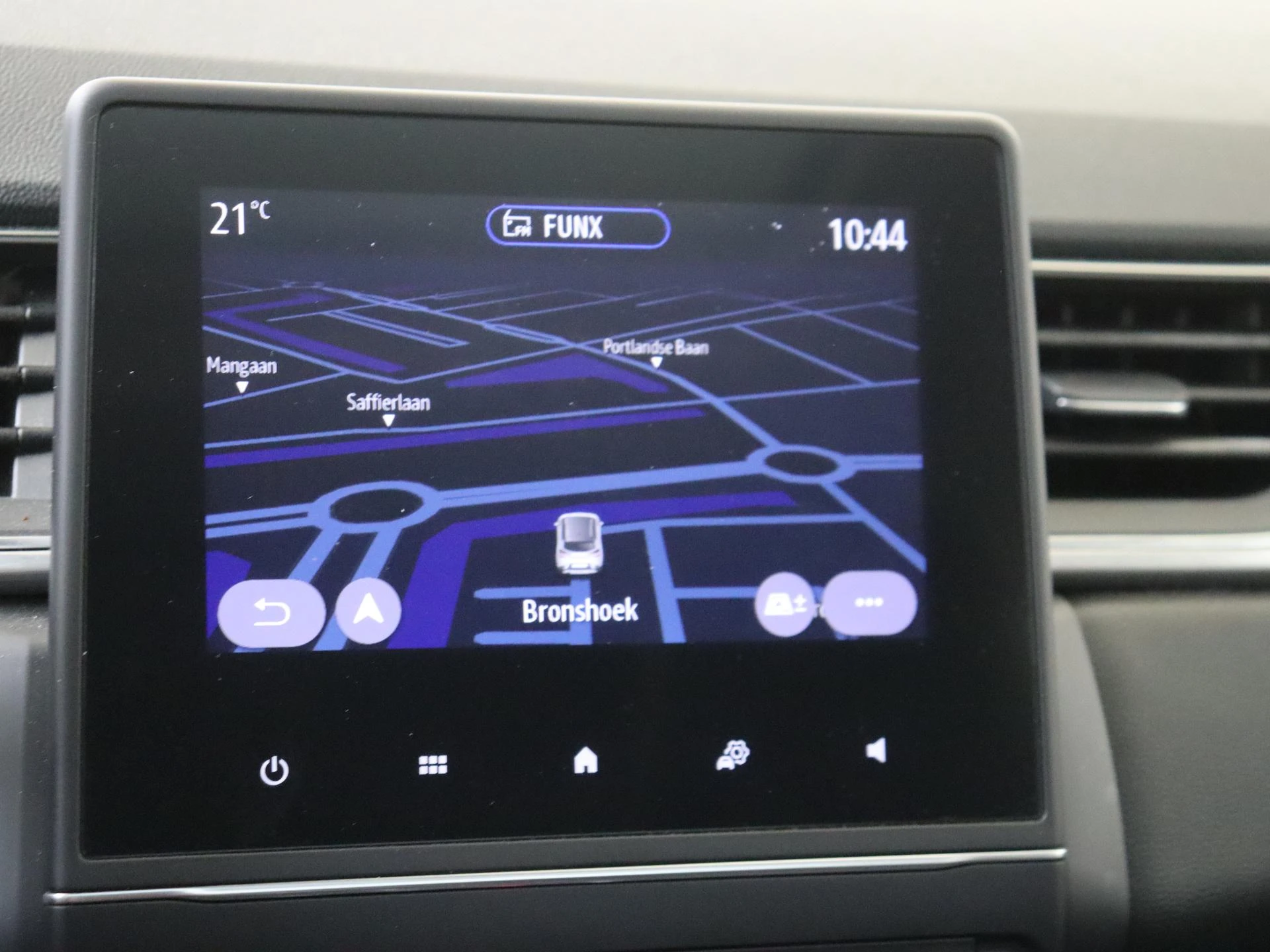 Renault-Captur-image-17