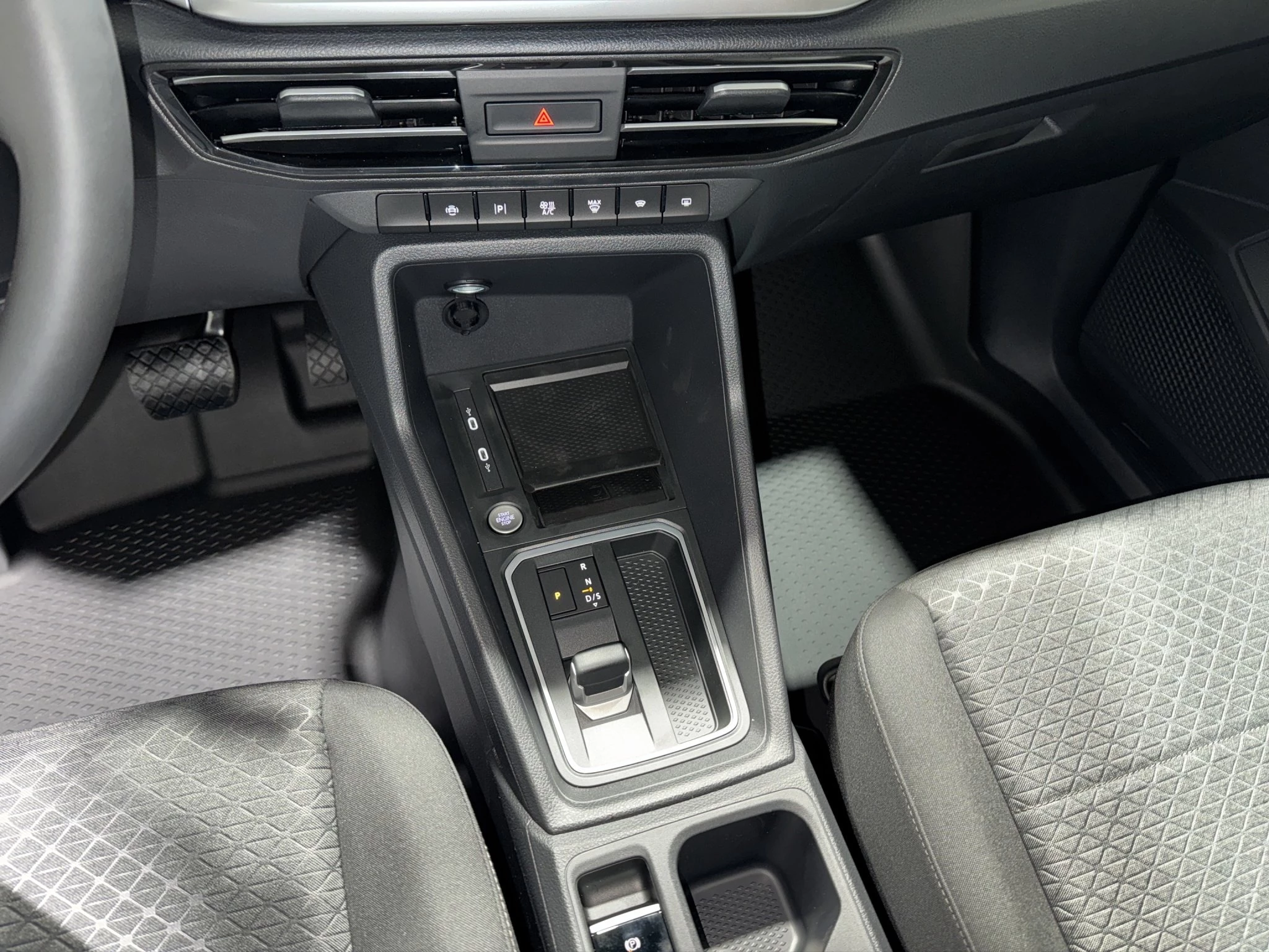 Ford Transit Connect Grand Limited 2.0 EcoBlue Automatik Kasten-LKW. *Aktionsangebot Mailight*