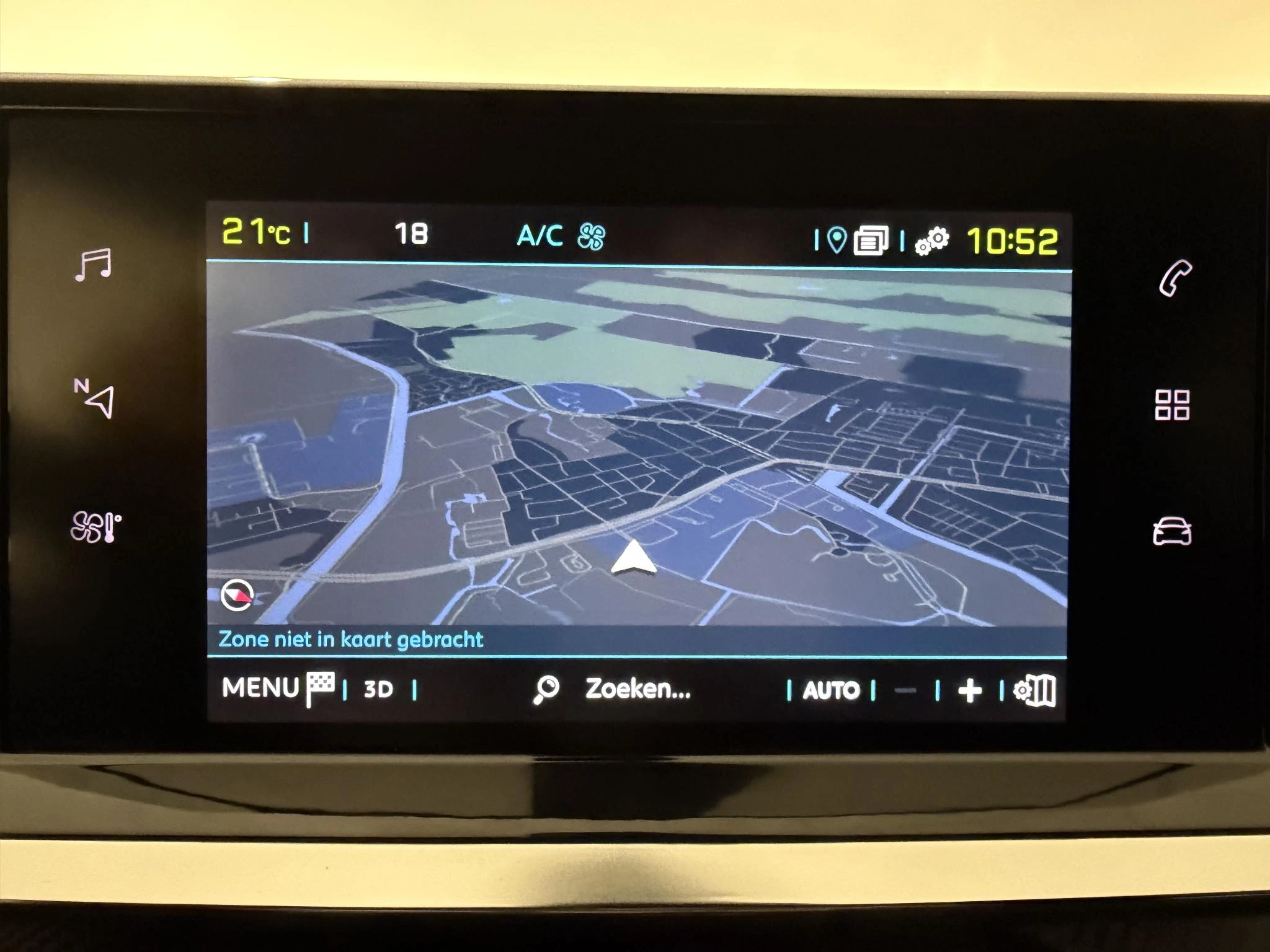 Peugeot-e-2008-image-8