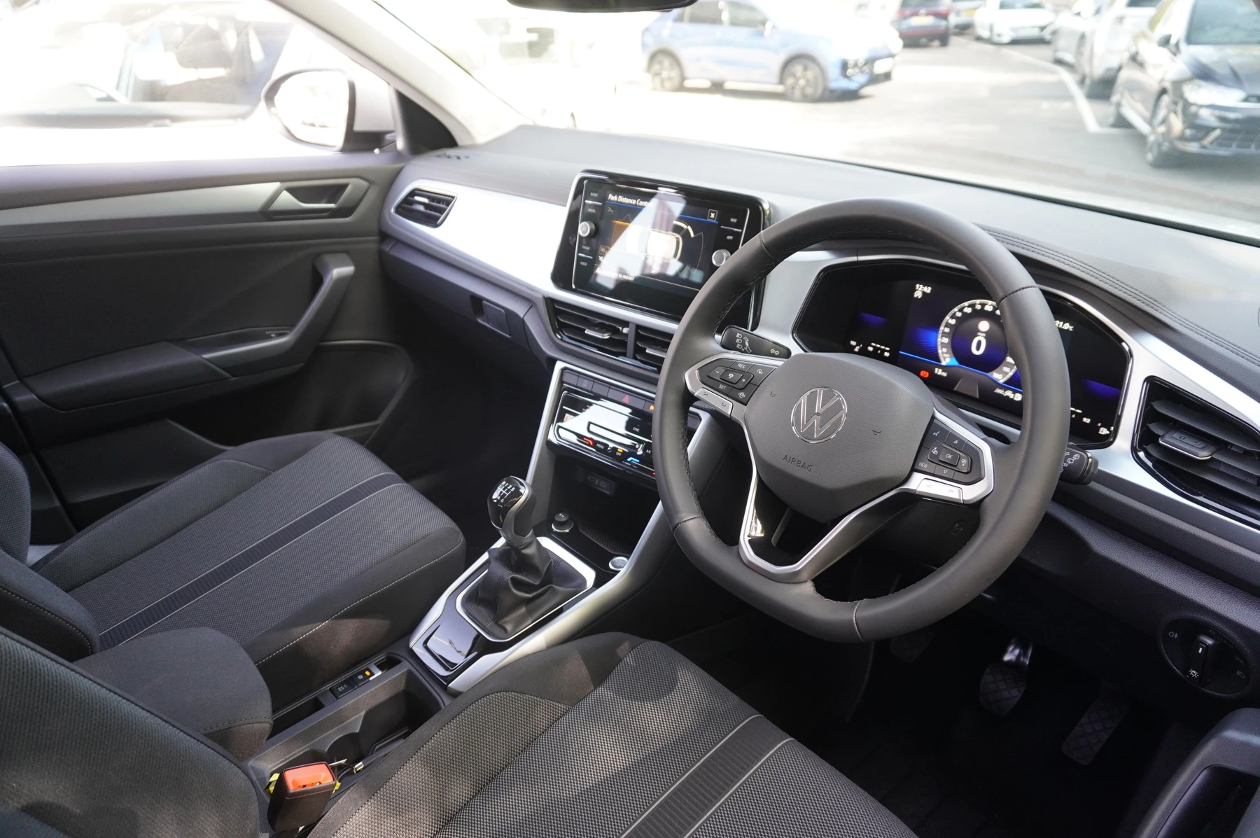 Volkswagen-T-Roc-image-5