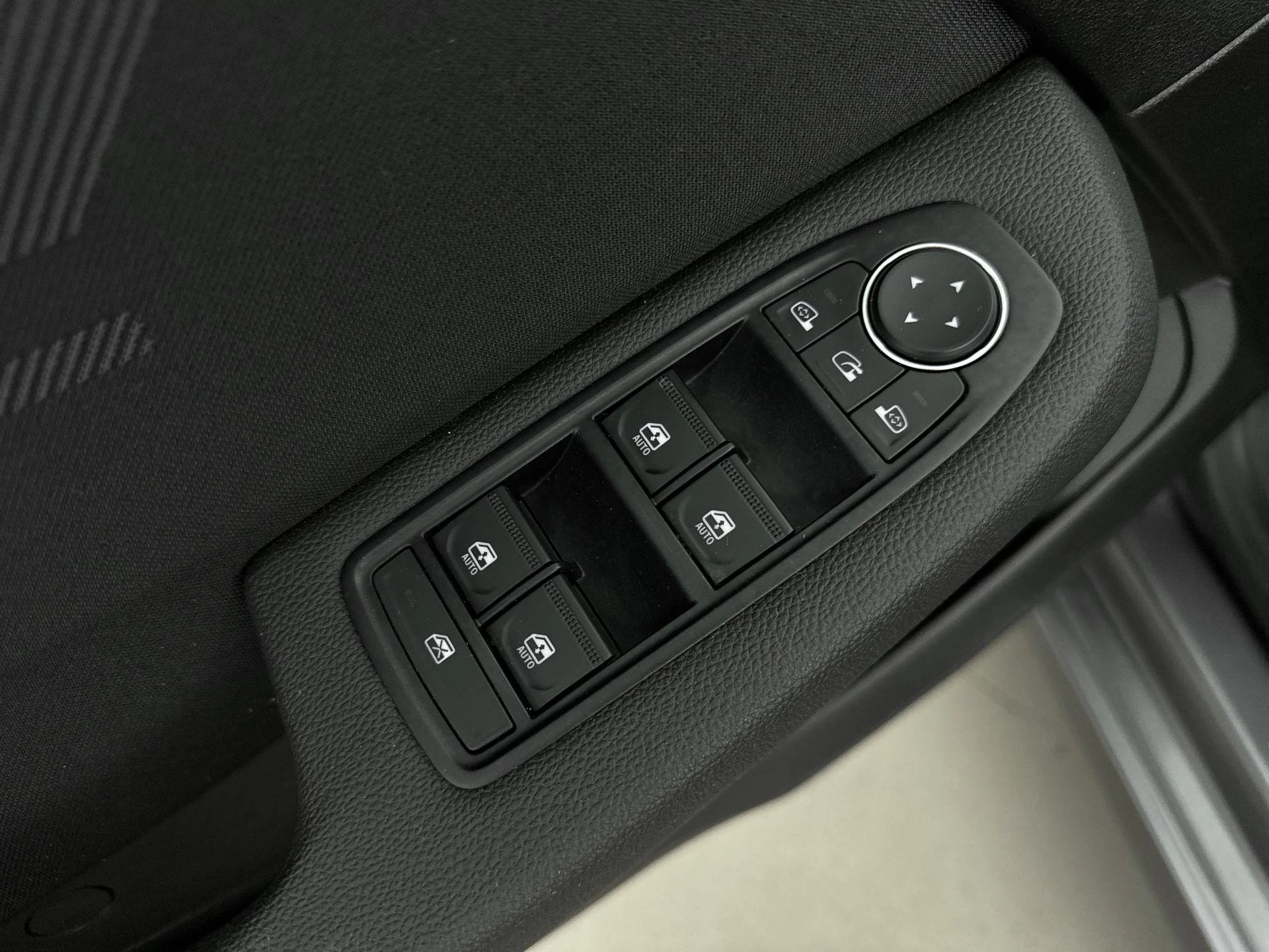 Renault-Clio-image-12