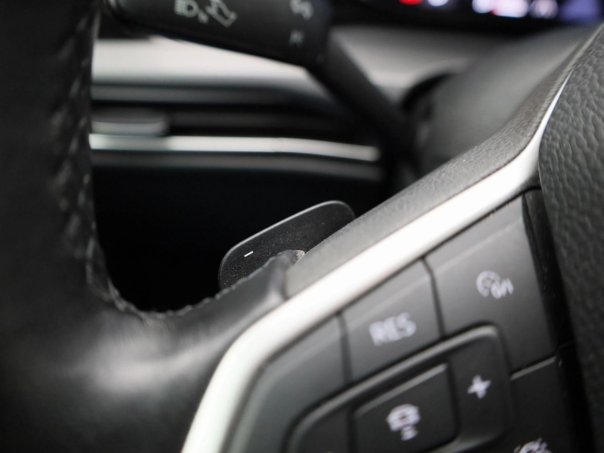 Volkswagen-Golf-image-24