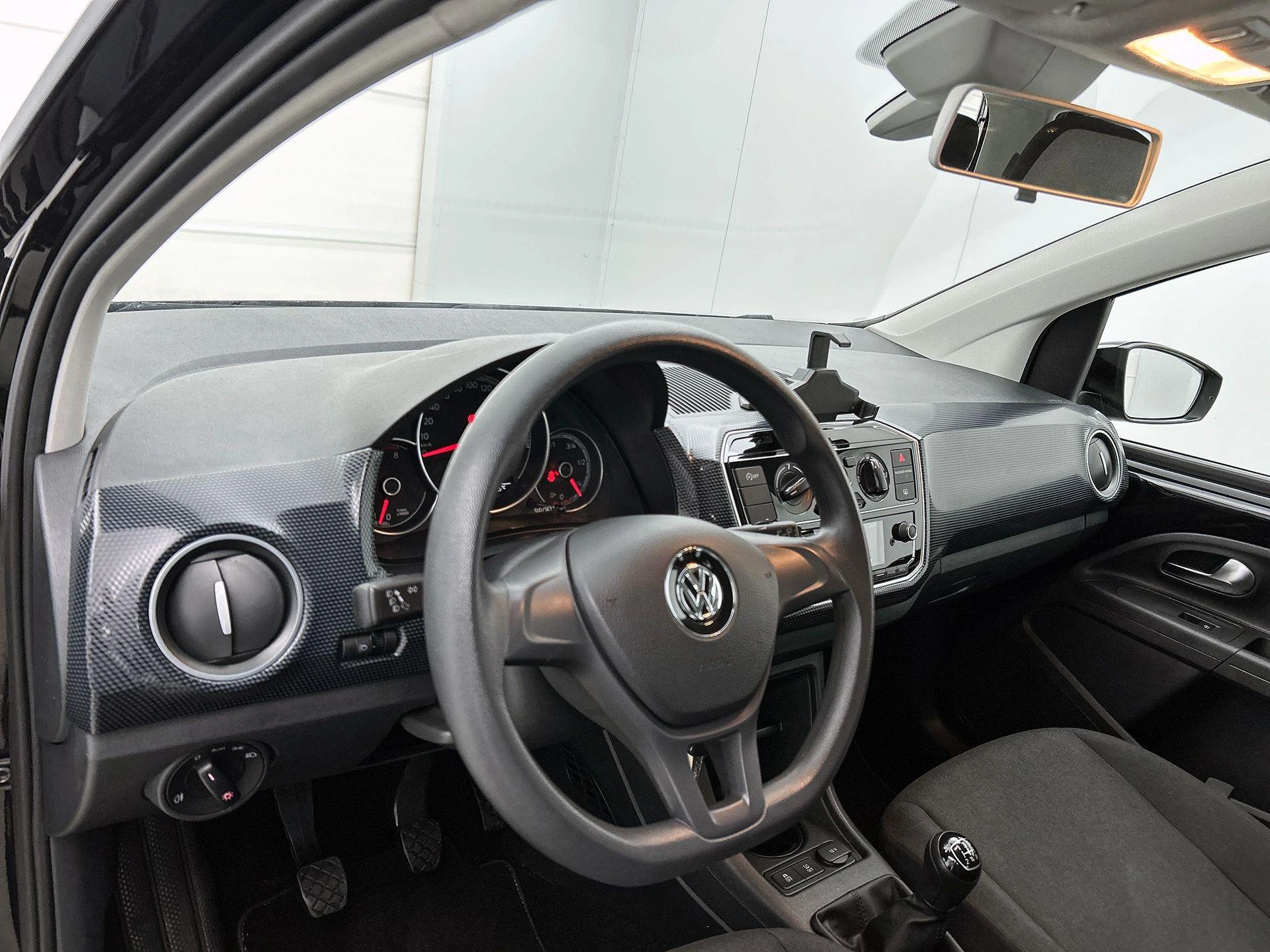 Volkswagen-up!-image-10