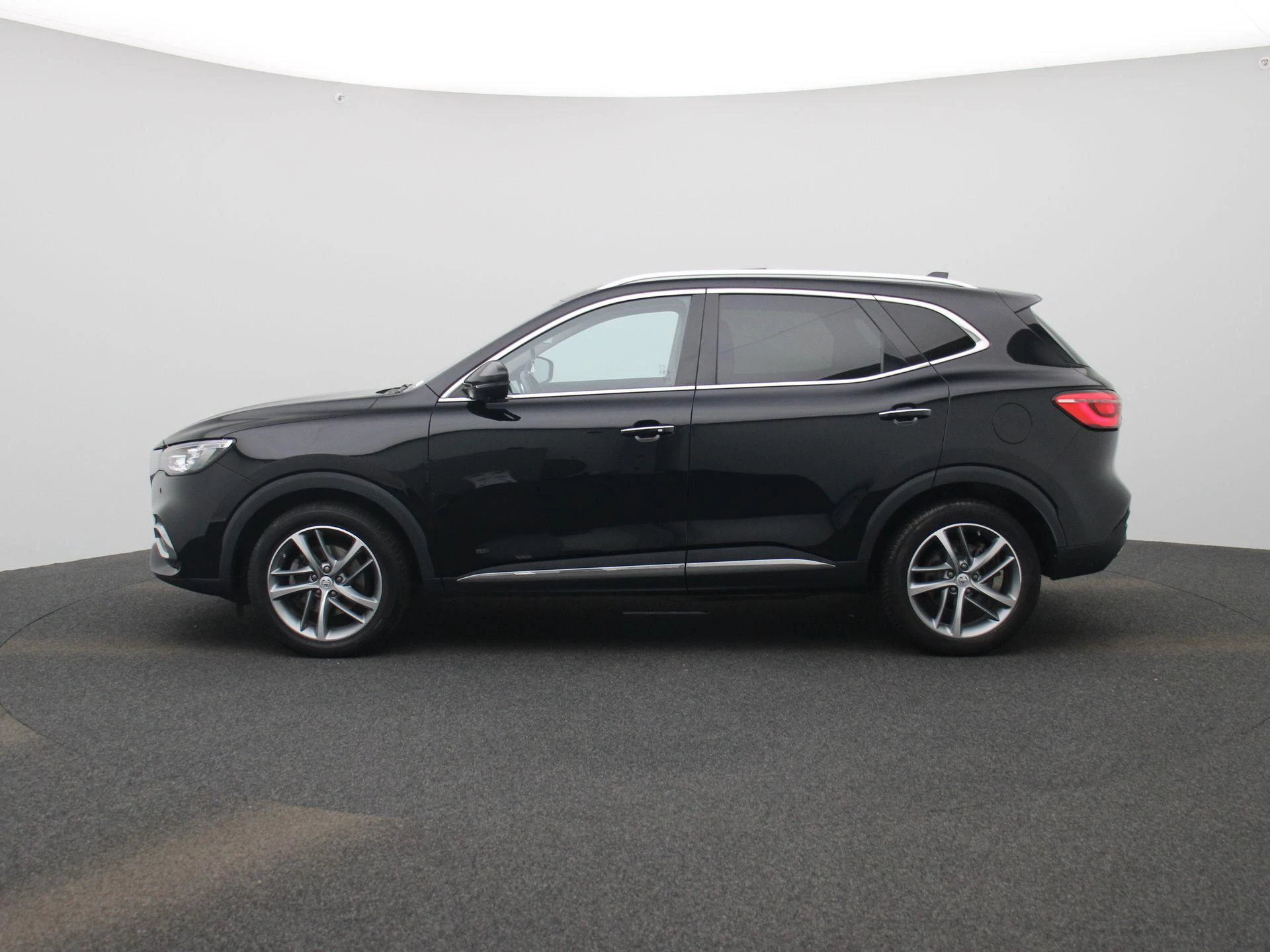 MG EHS 1.5T Luxury