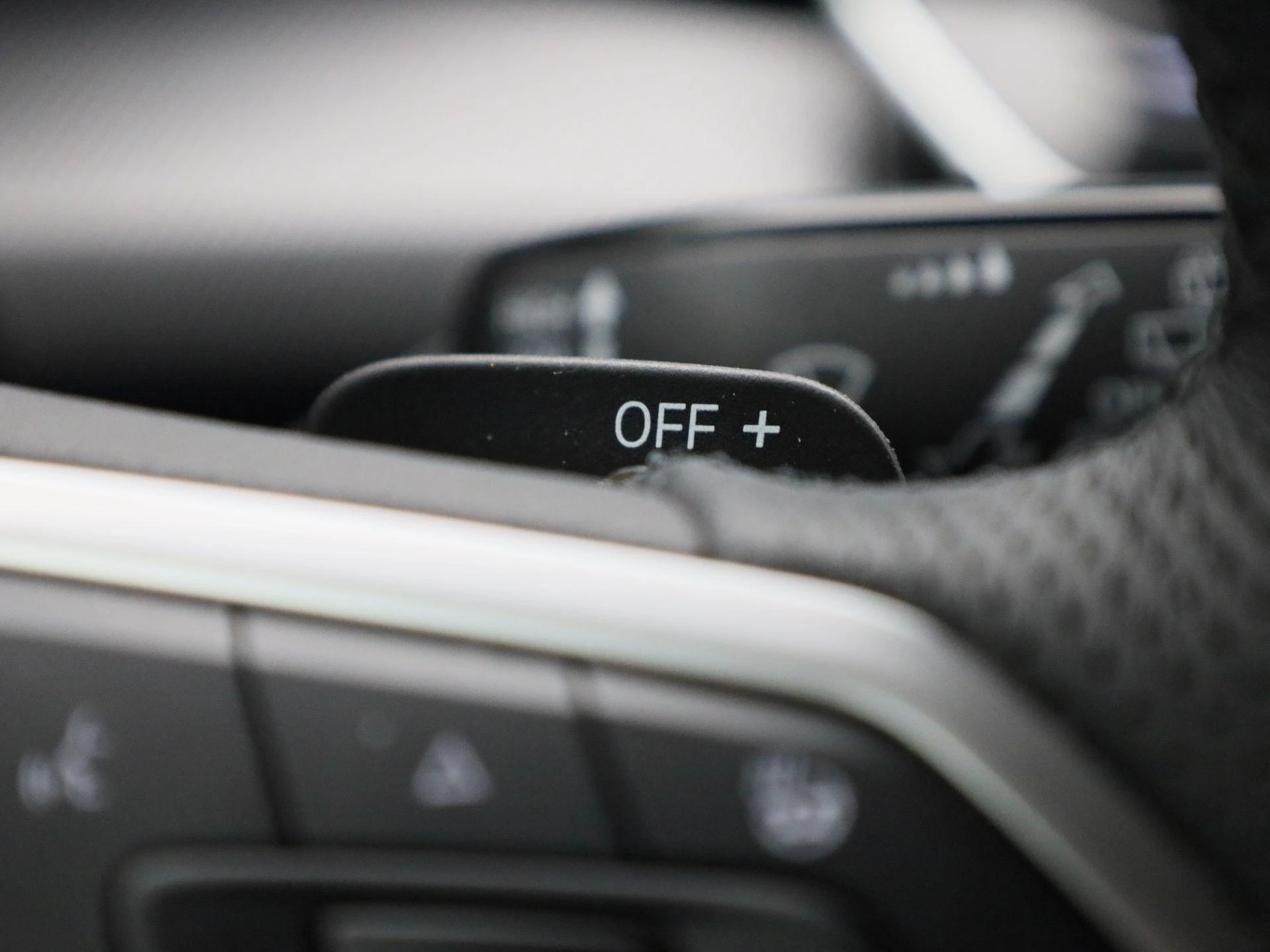 Volkswagen-Golf-image-30