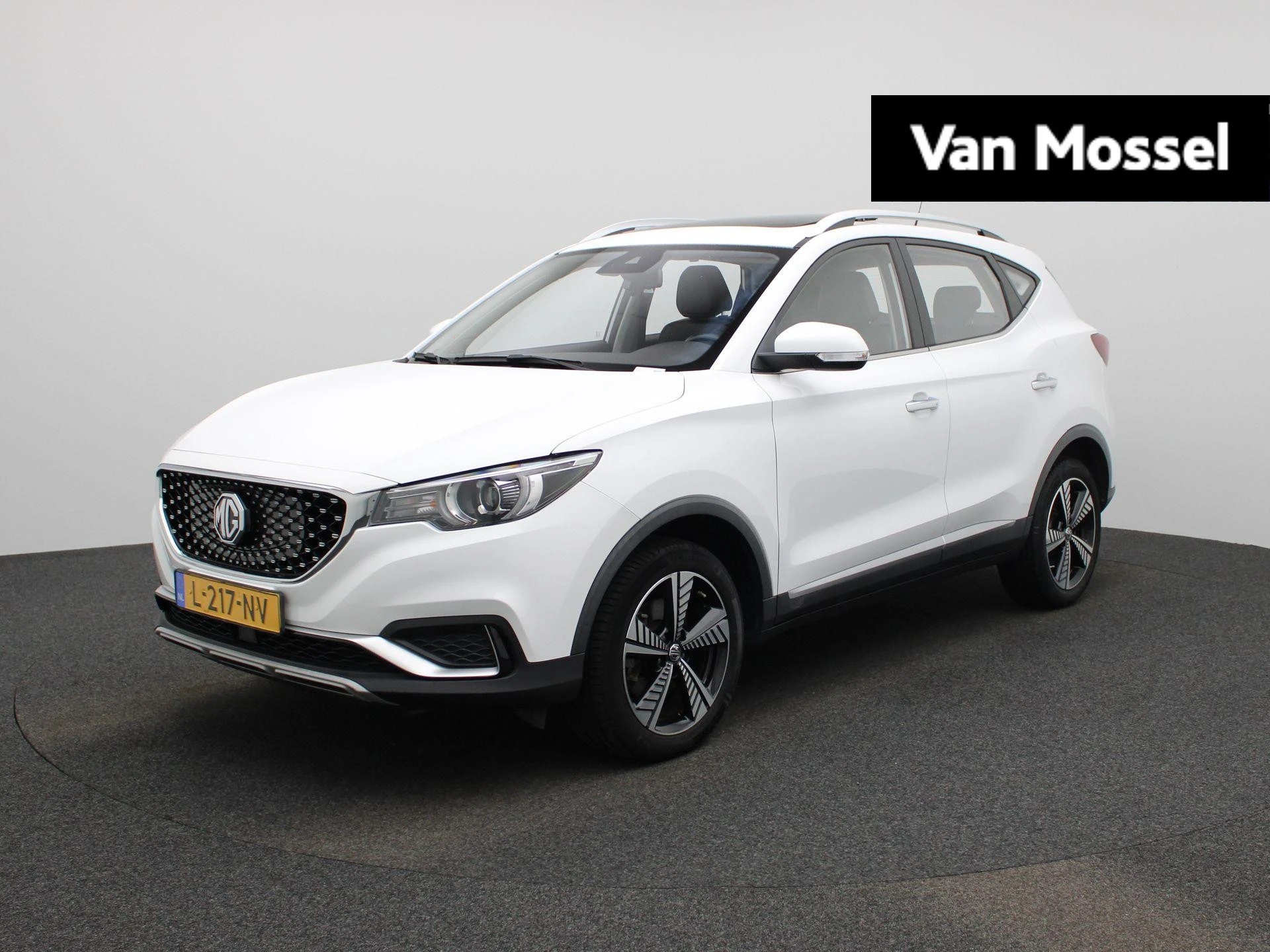 MG-ZS EV-image-0