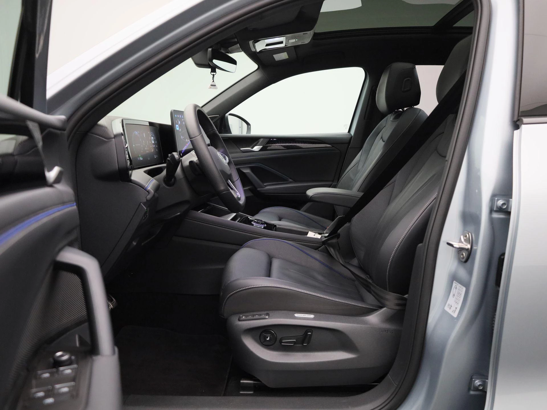 Volkswagen-Tiguan-image-10