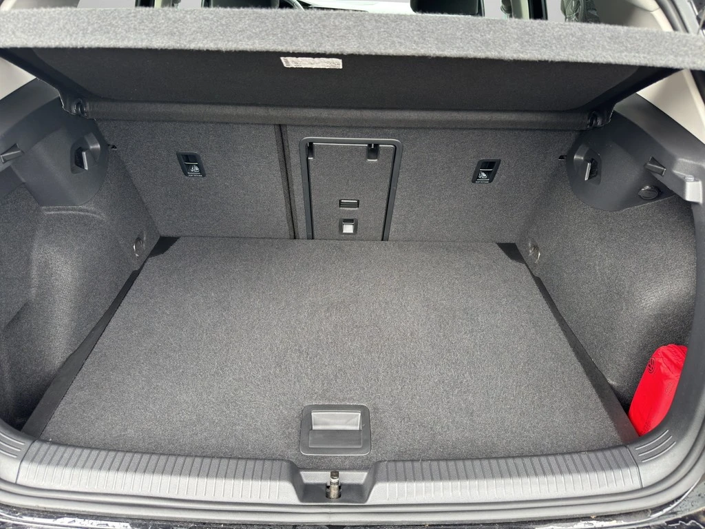 Volkswagen-Golf-image-15