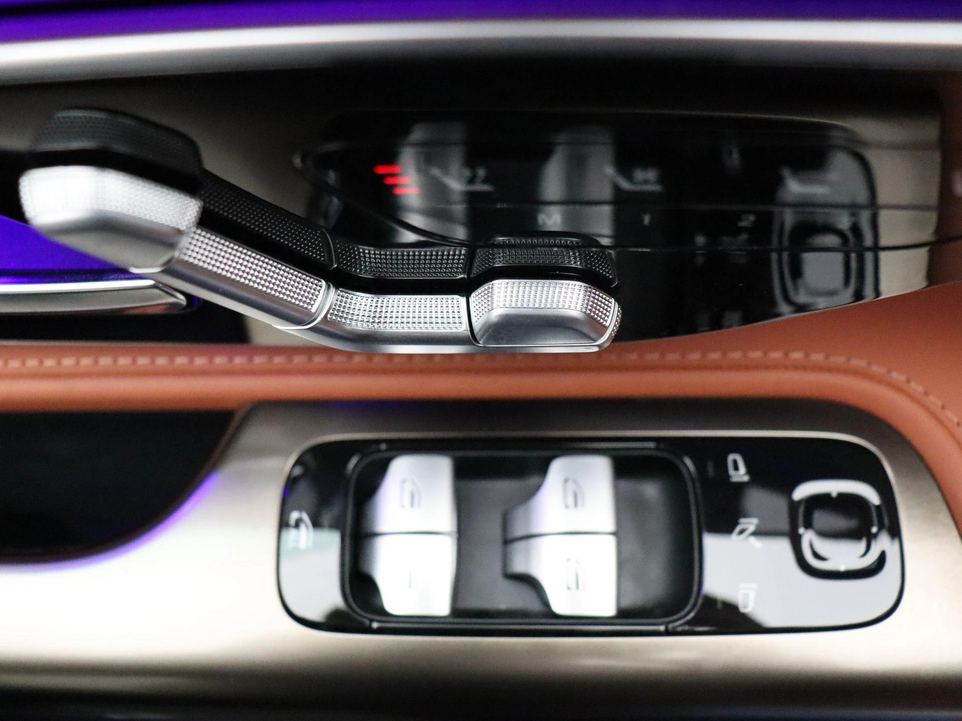 Mercedes-Benz-SL-image-11