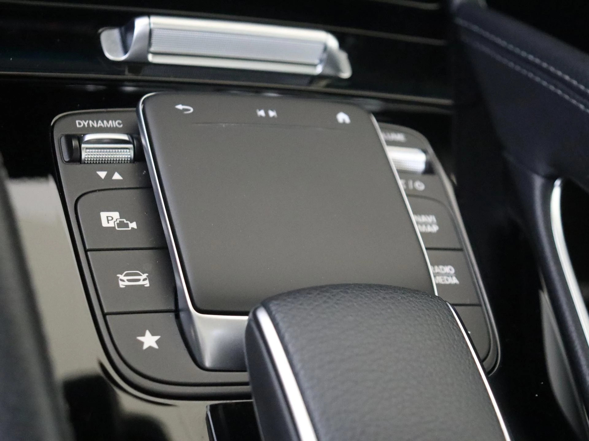 Mercedes-Benz-GLE-image-20