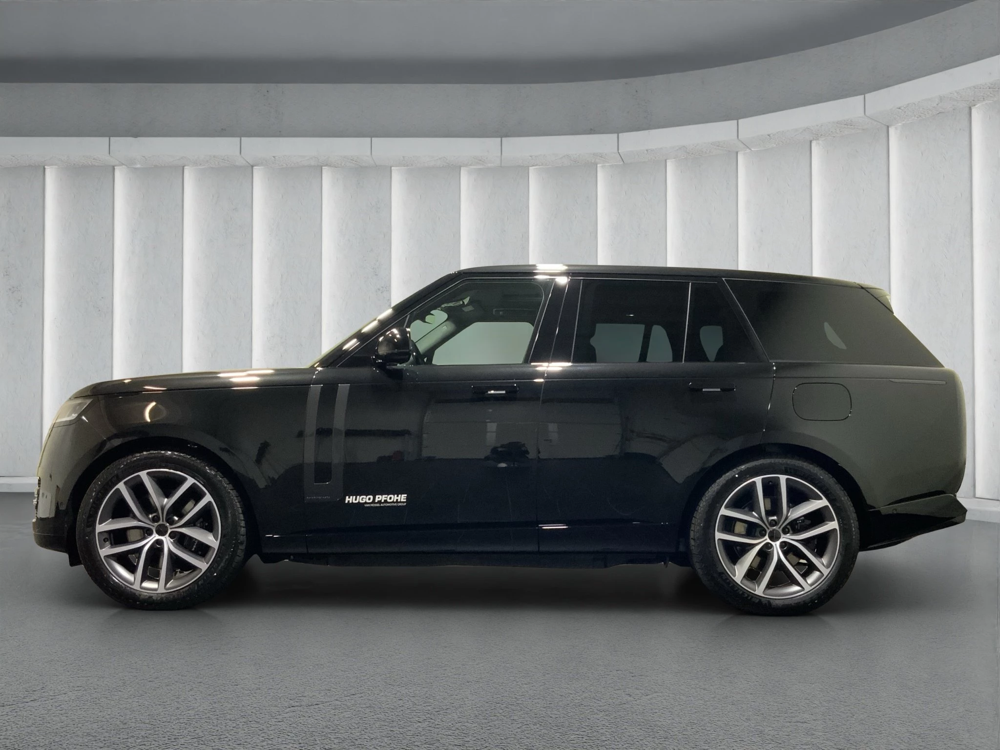 Land Rover-Range Rover-image-4