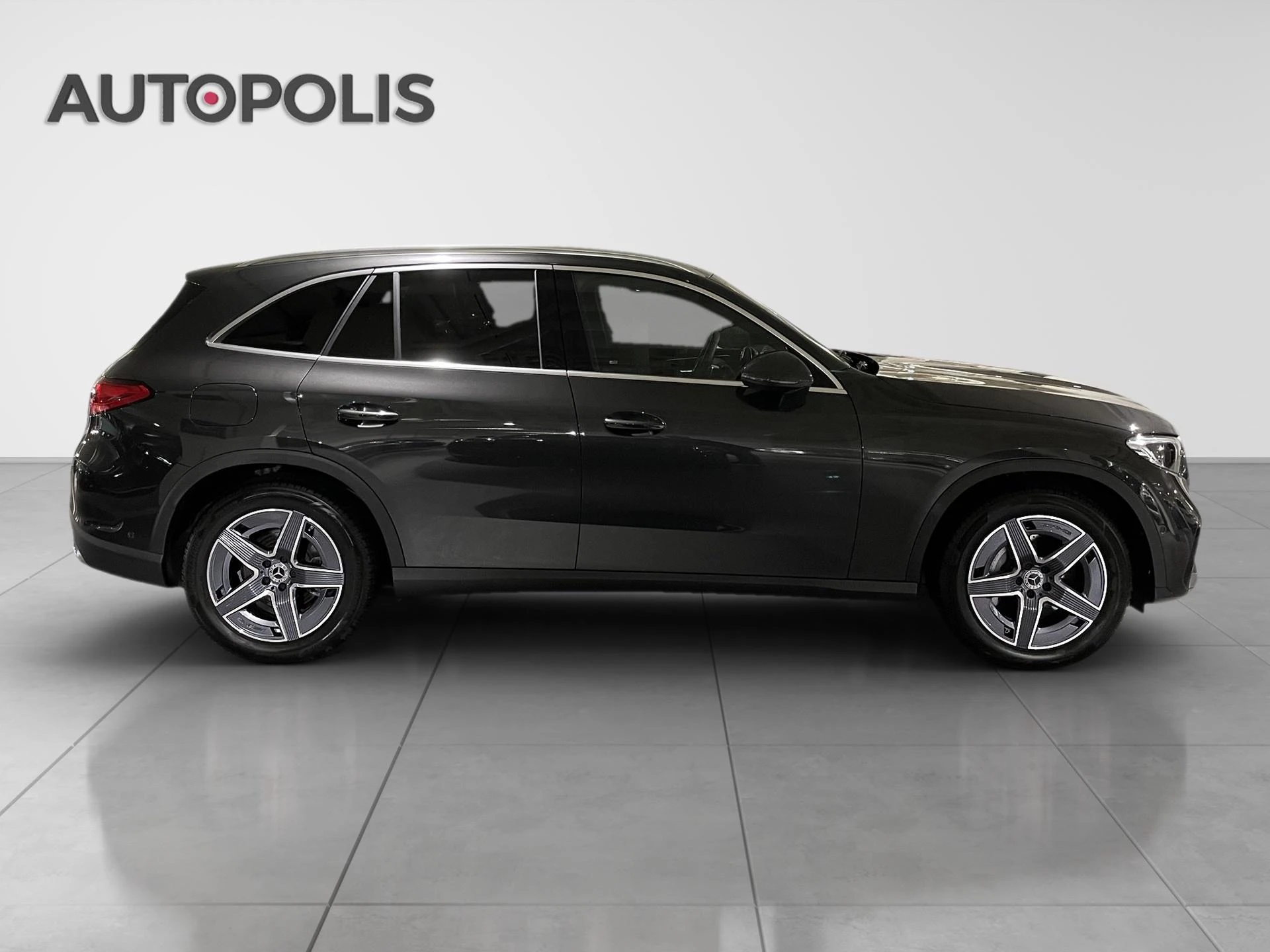 Mercedes-Benz-GLC-image-15