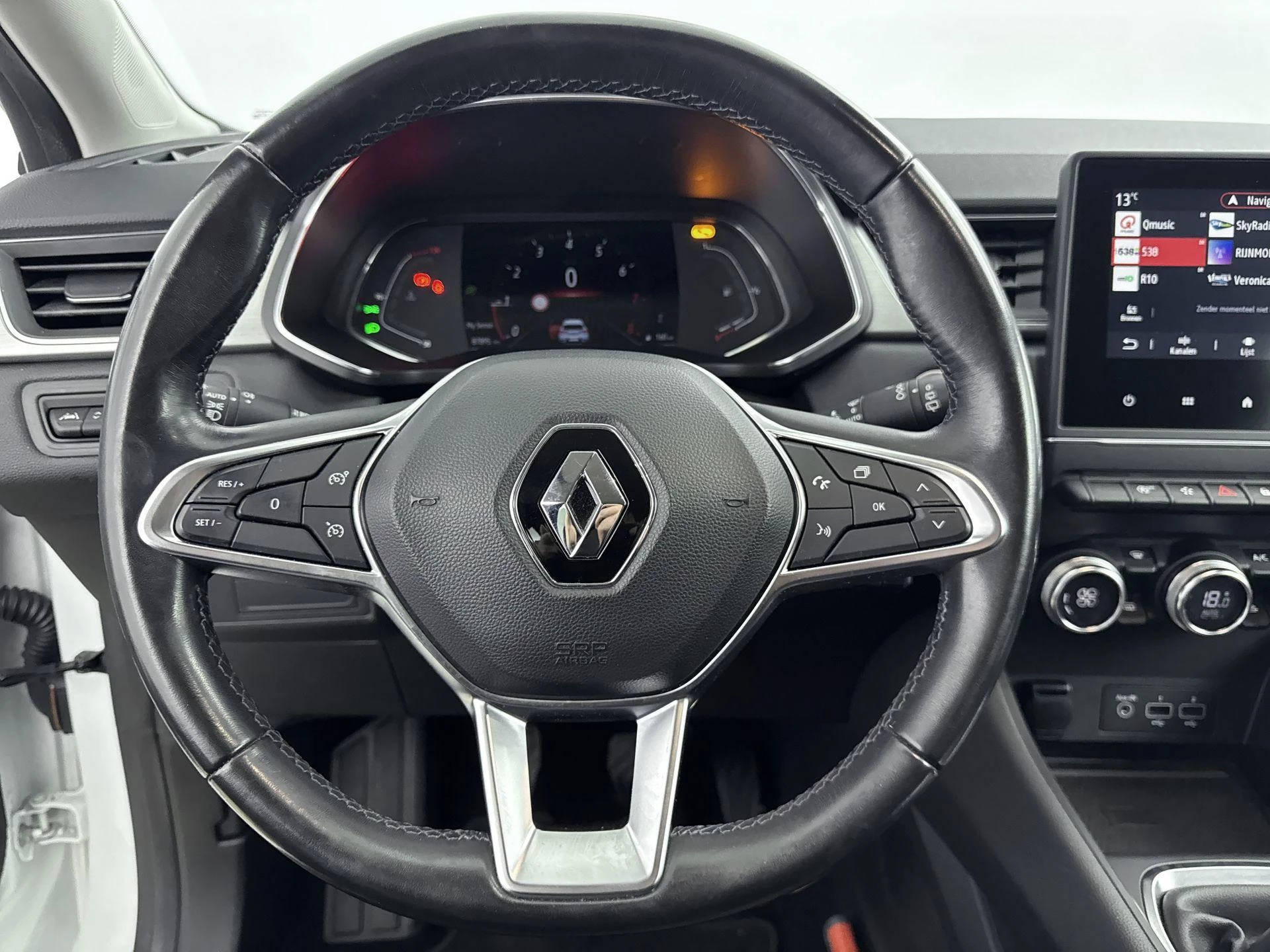Renault-Captur-image-12
