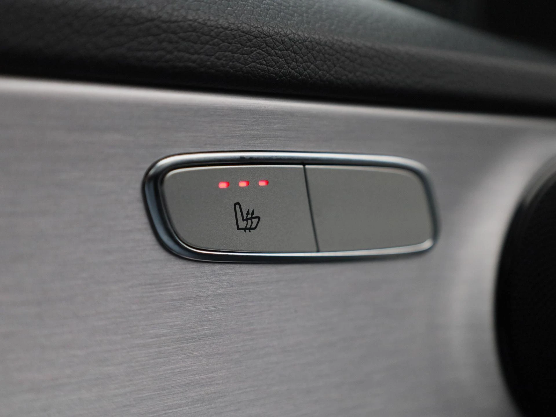 Mercedes-Benz-C-Klasse-image-27