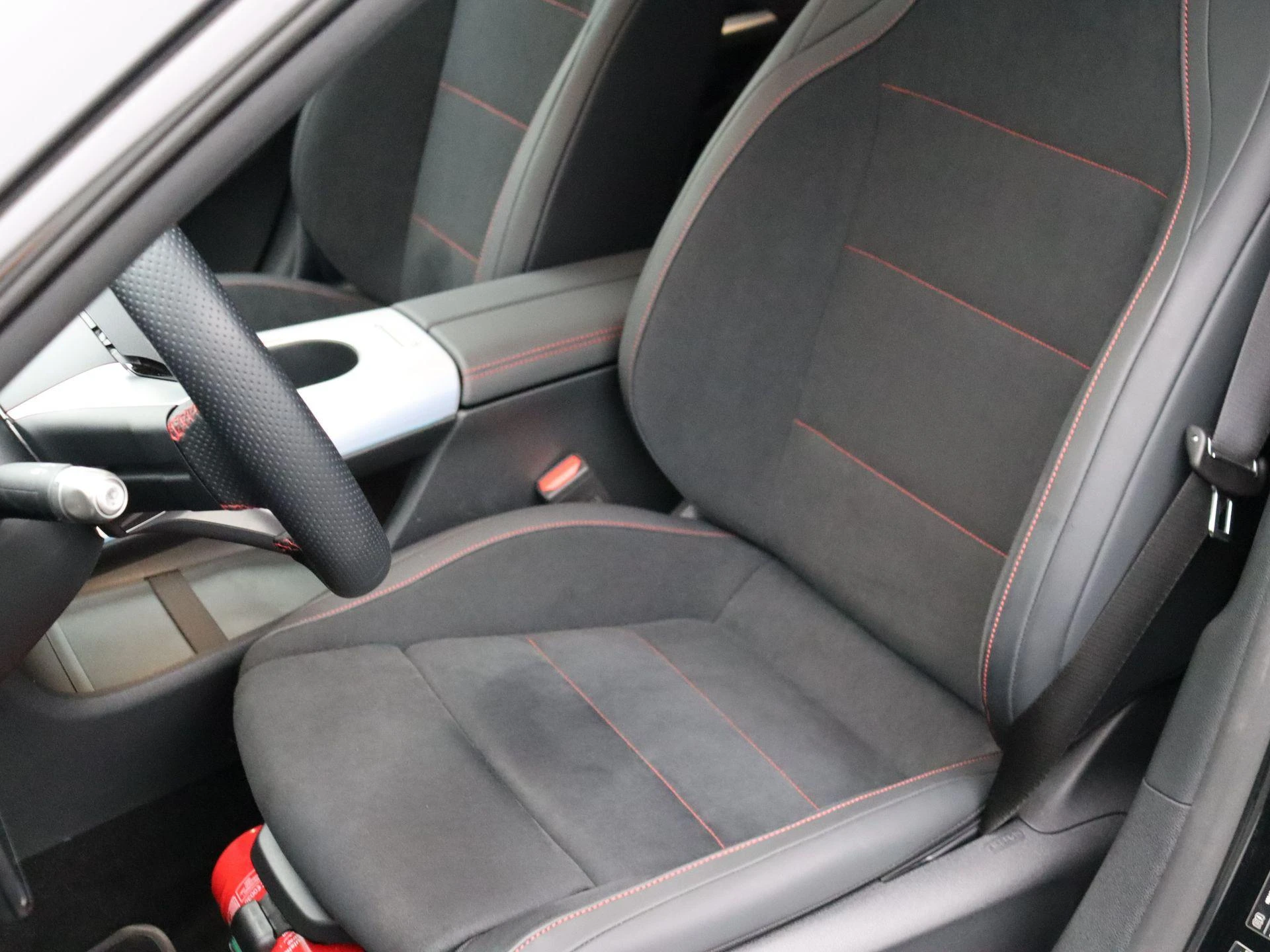 Mercedes-Benz-CLA-image-10