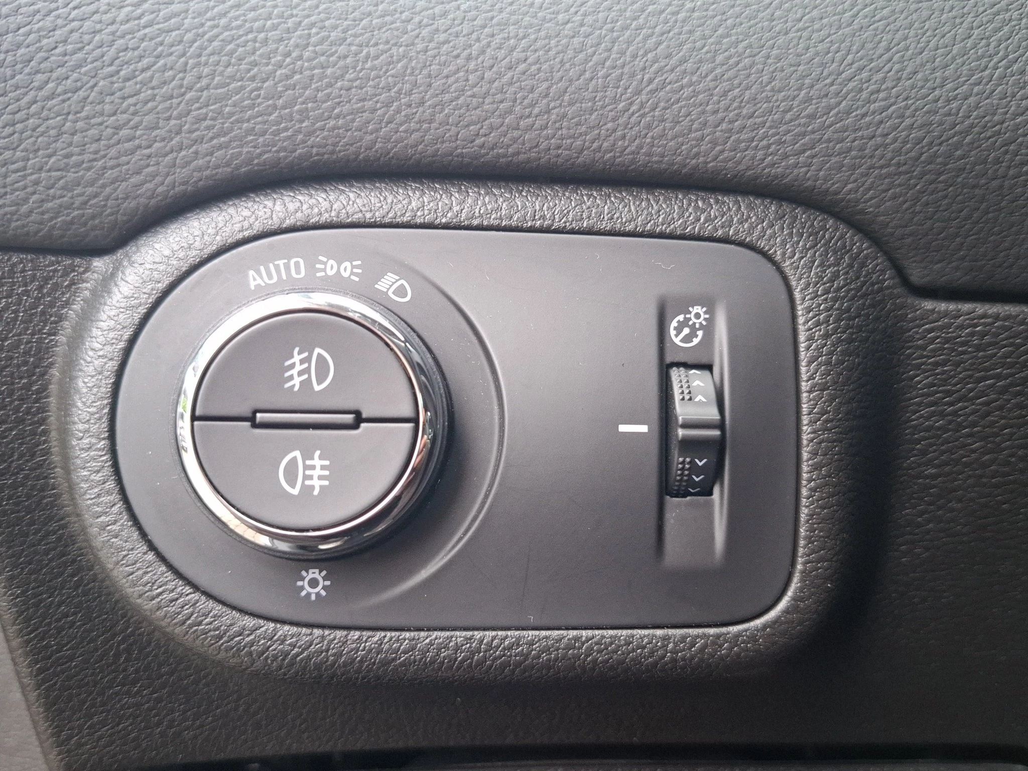 Opel Zafira Business Edition BUSINESSPKT*BI-LED*AHK*LRH*RFK*ERGONOMIESITZ