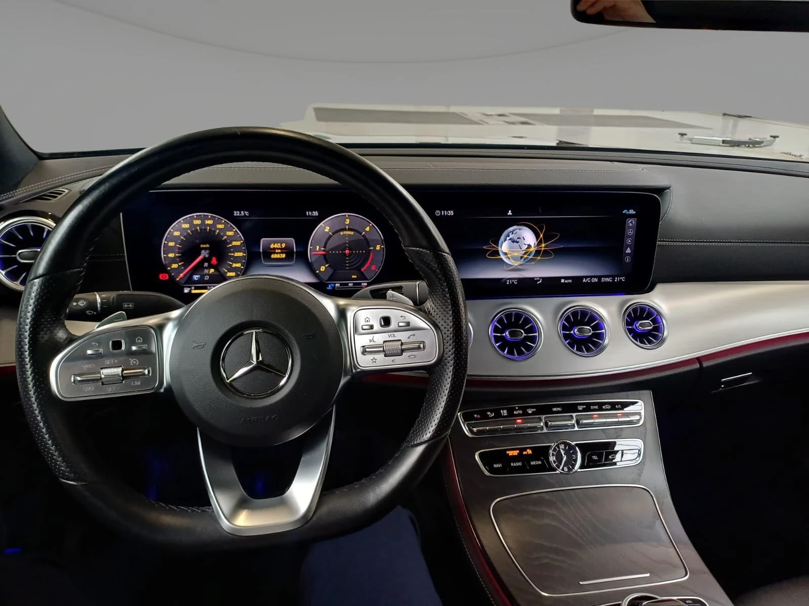 Mercedes-Benz-E-Klasse-image-12