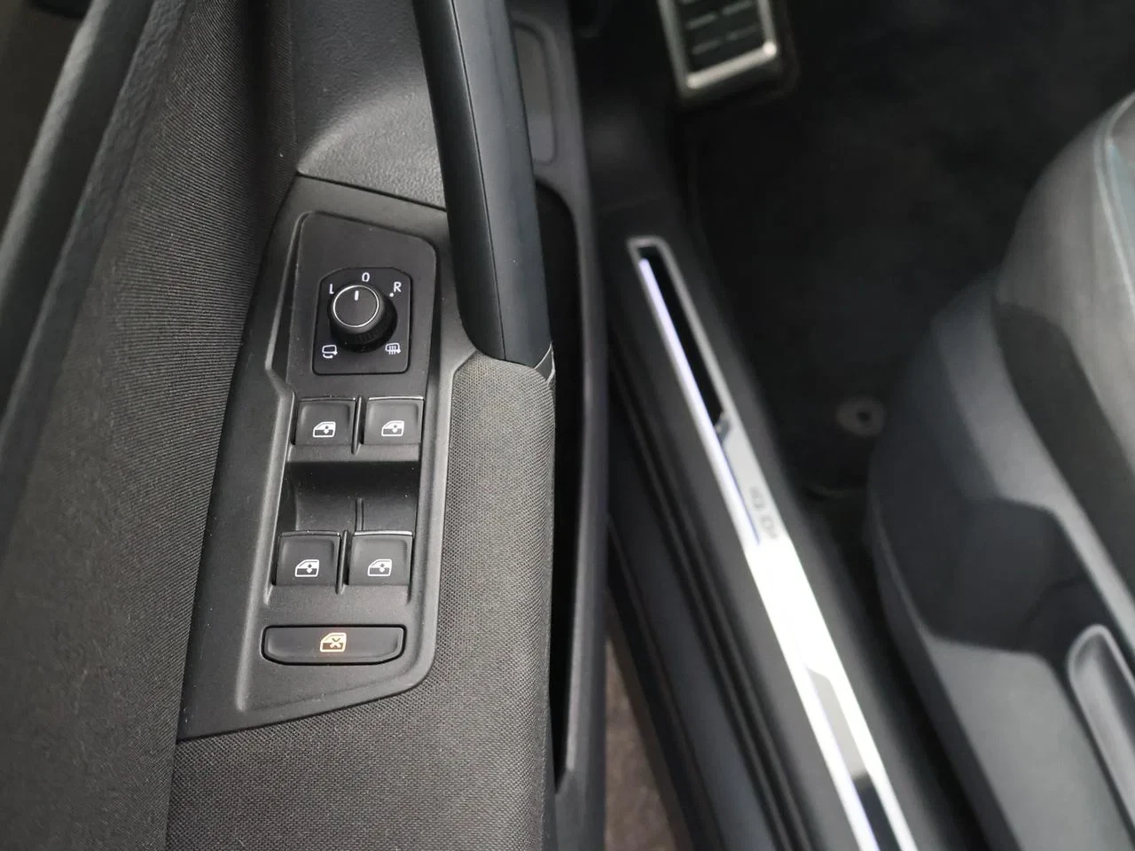 Volkswagen-Tiguan-image-19