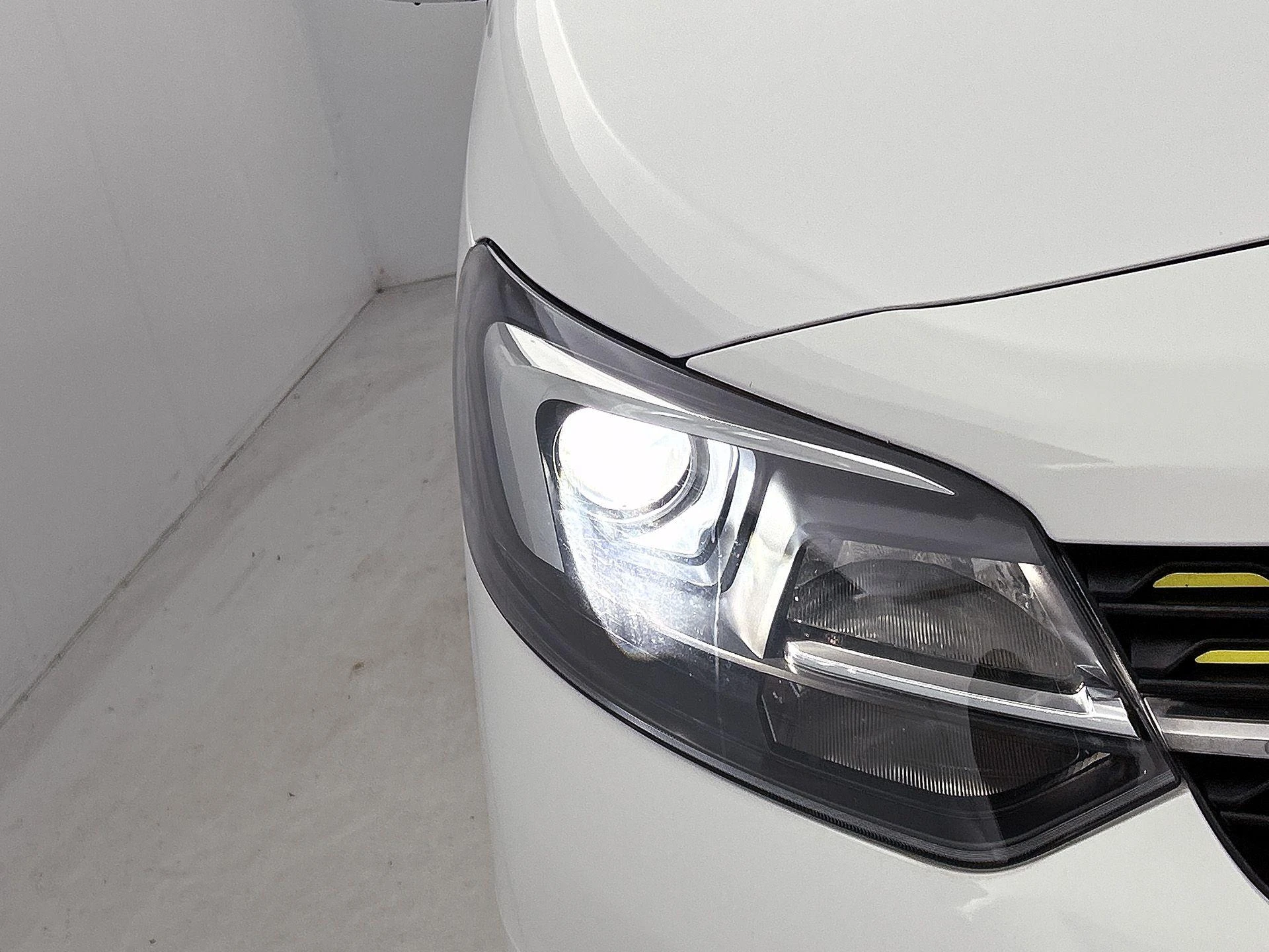 Opel-Vivaro-image-12