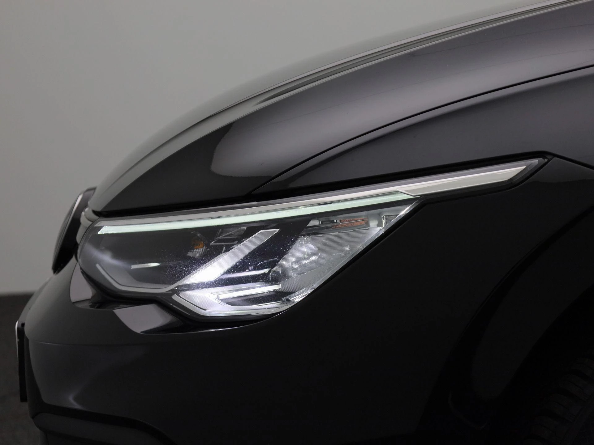 Volkswagen-Golf-image-14