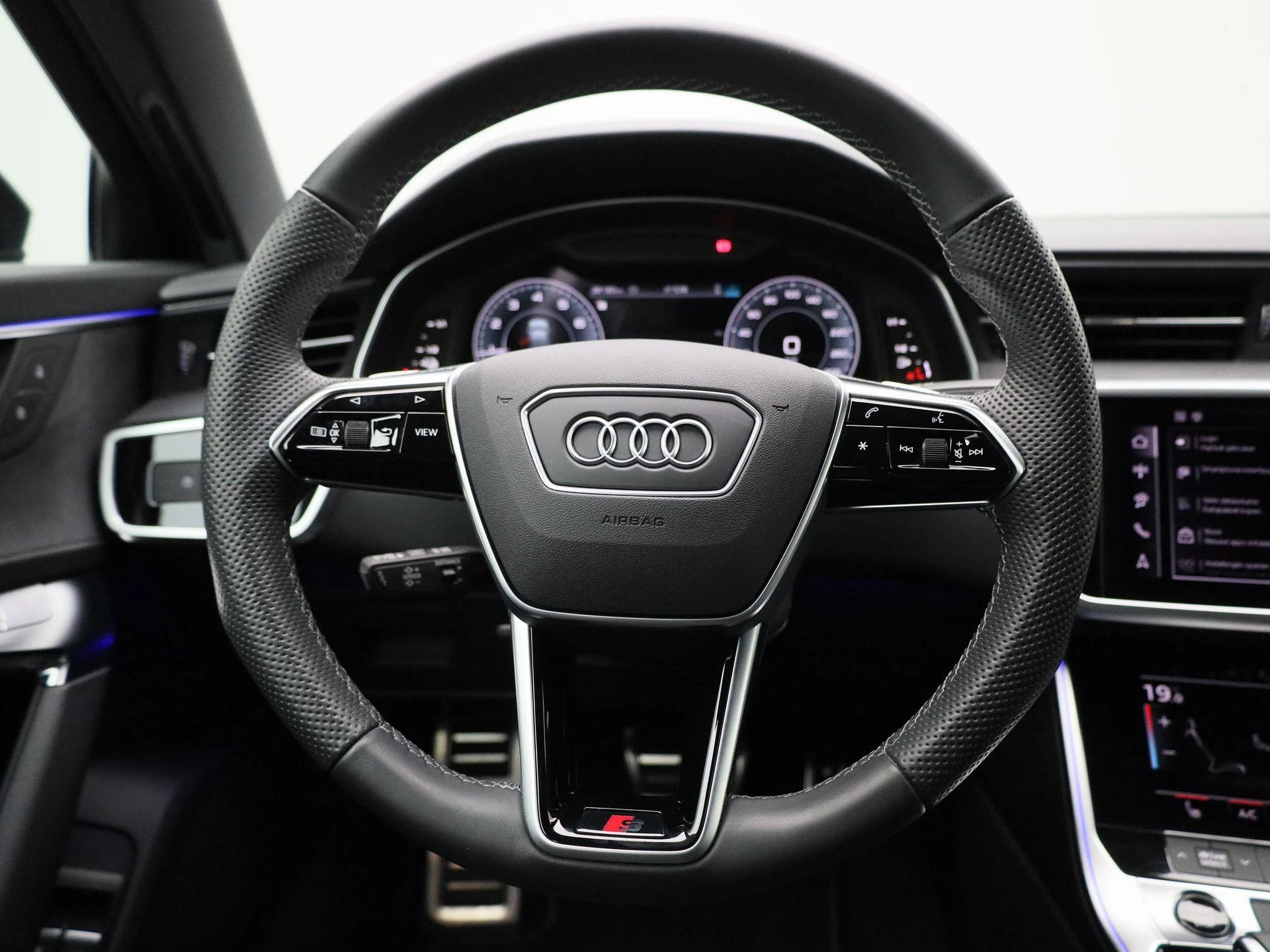 Audi-A6-image-9